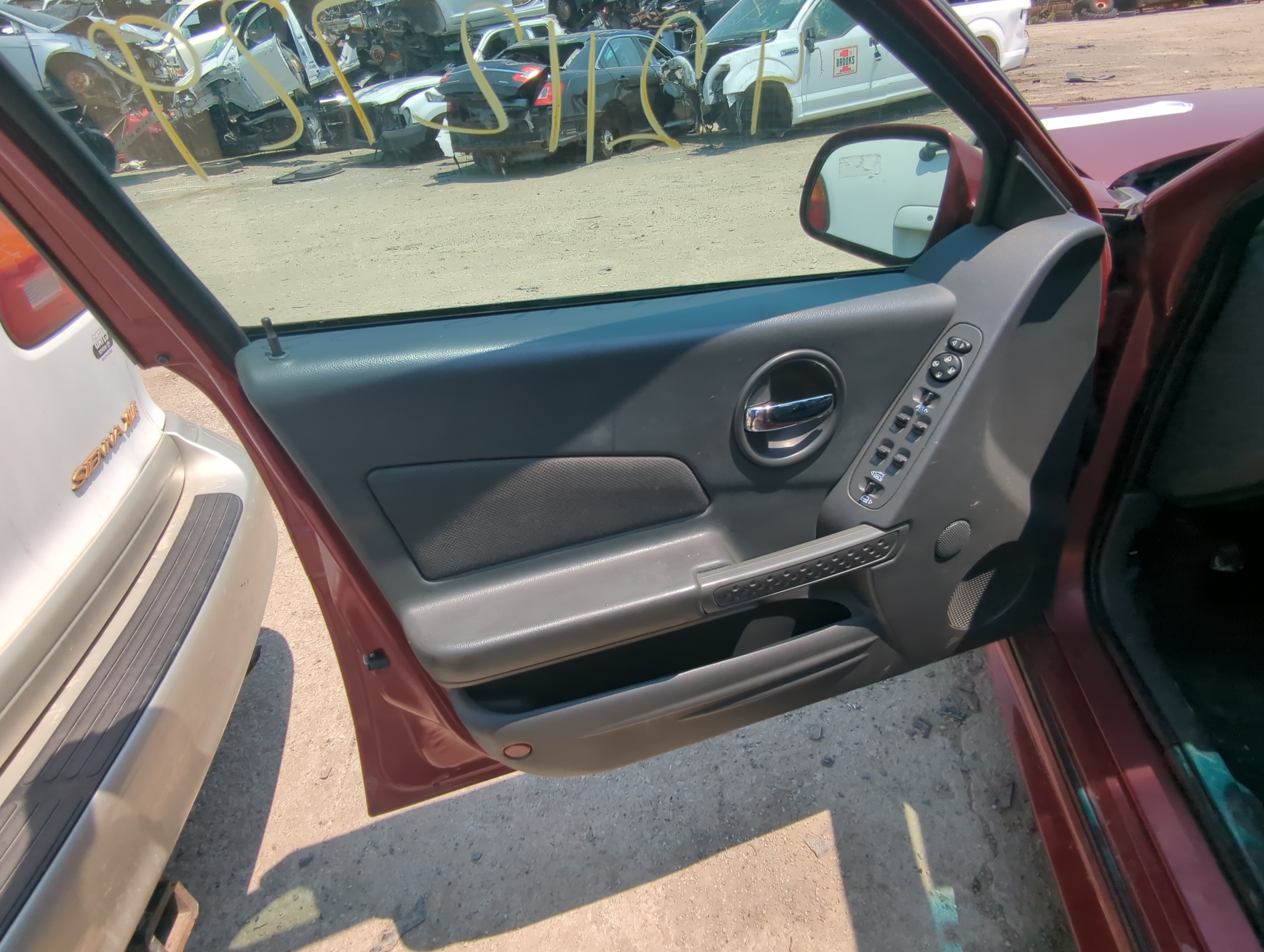 Picture of 2005 Pontiac Grand Prix Front Left Driver Interior Door Panel Trim 1051053
