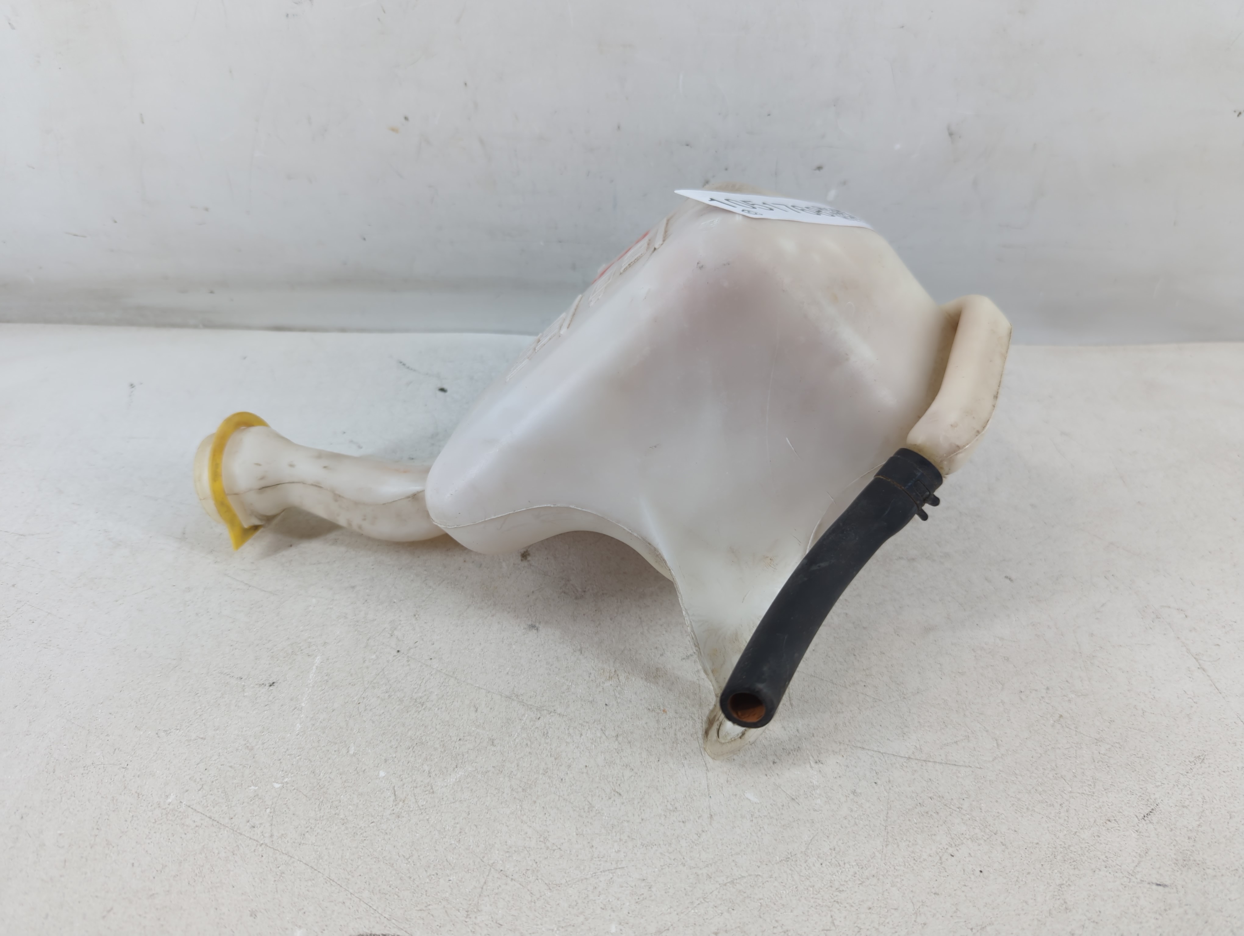 2001 Chrysler Pt Cruiser Windshield Washer Fluid Reservoir Bottle Oem 1051768 - Oemusedautoparts1.com