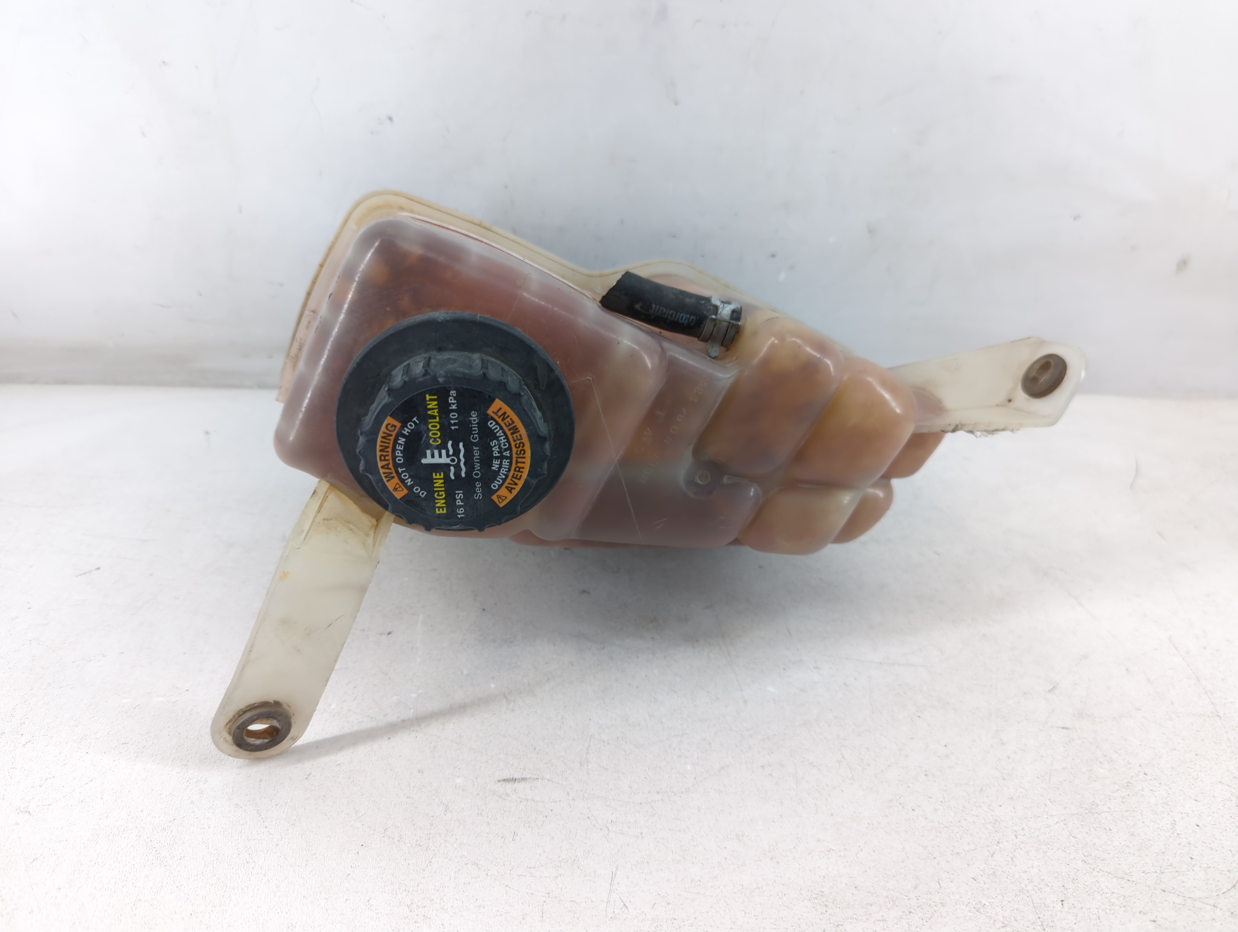1999 Ford Expedition Windshield Washer Fluid Reservoir Bottle Oem 1051769 - Oemusedautoparts1.com