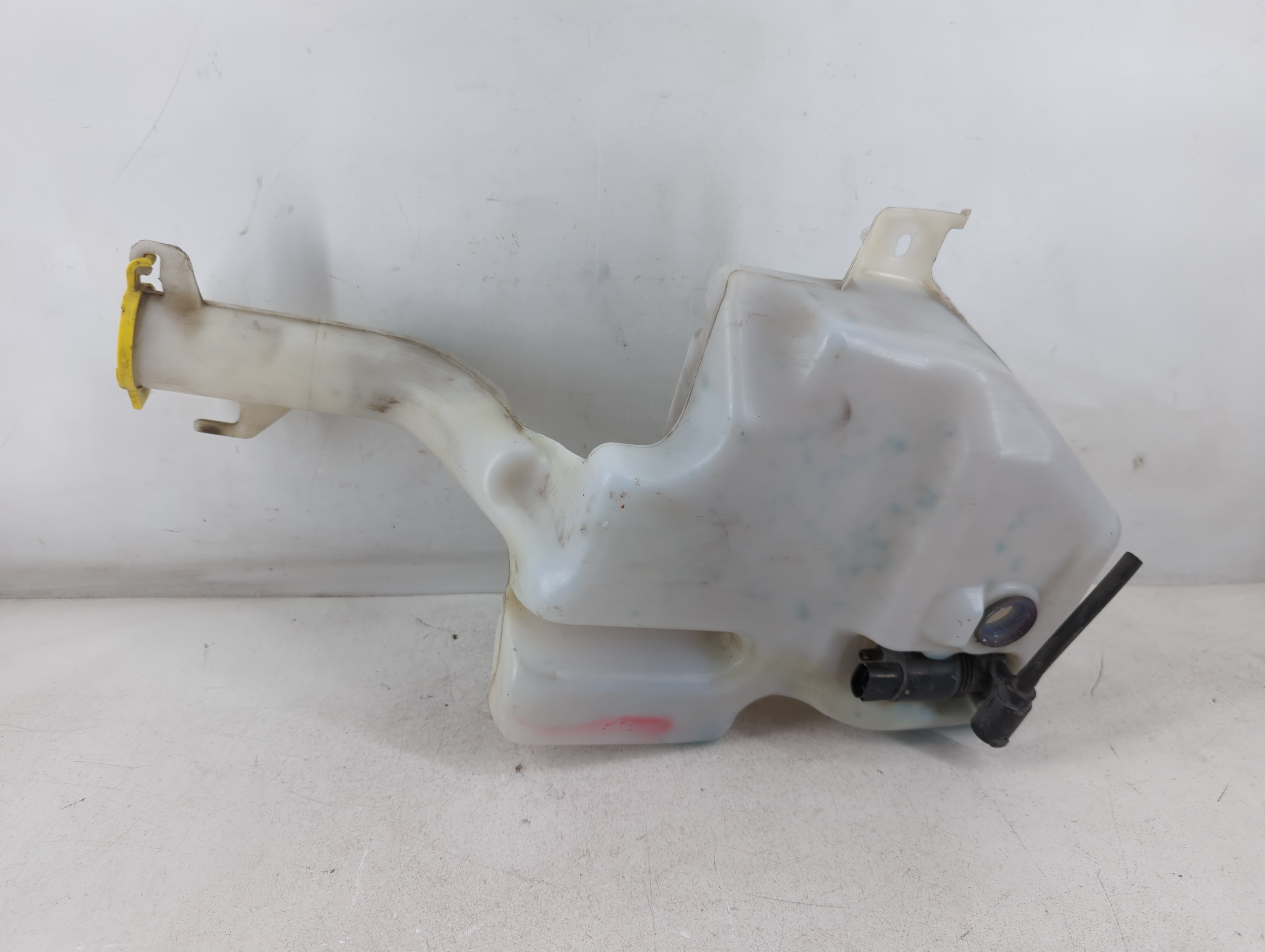Picture of Dodge Caravan Windshield Washer Fluid Reservoir Bottle Oem 1051791