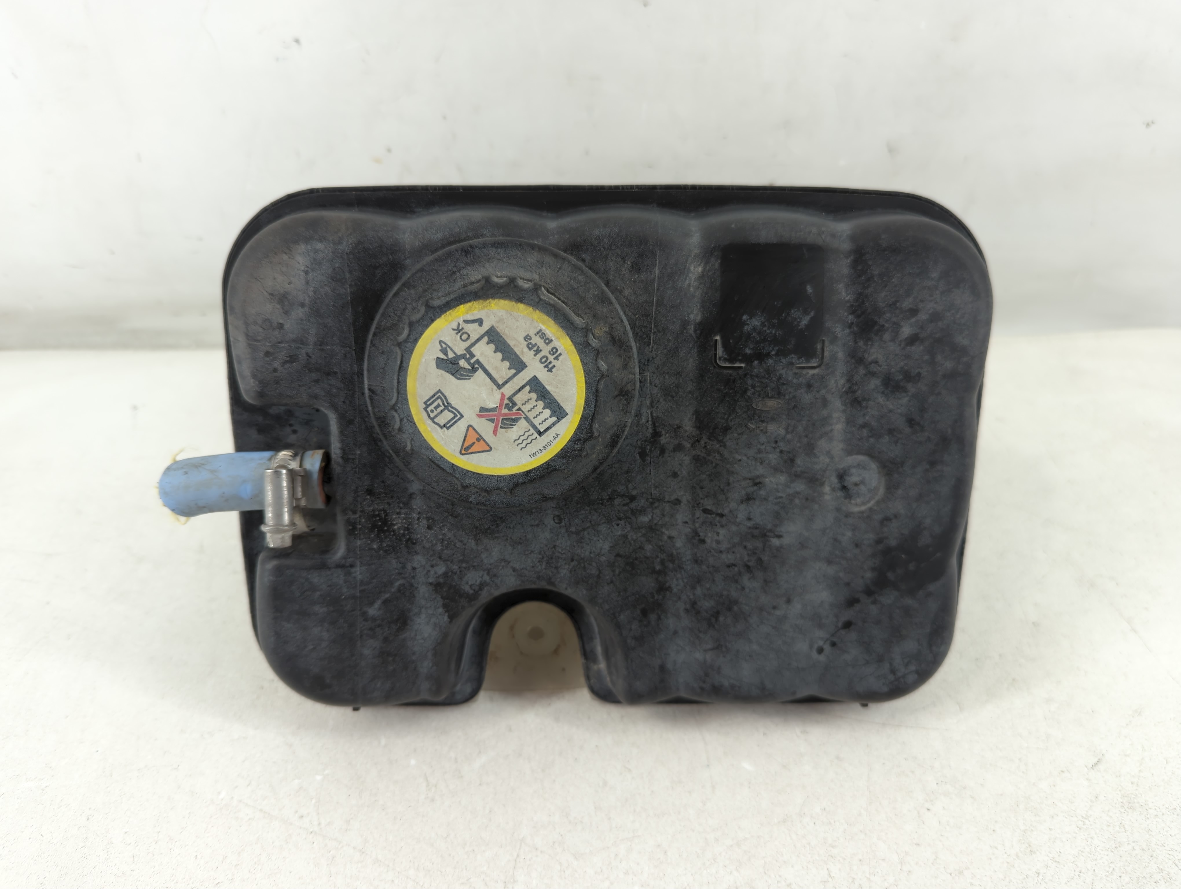 2011-2015 Hyundai Sonata Windshield Washer Fluid Reservoir Bottle Oem 1051792 - Oemusedautoparts1.com
