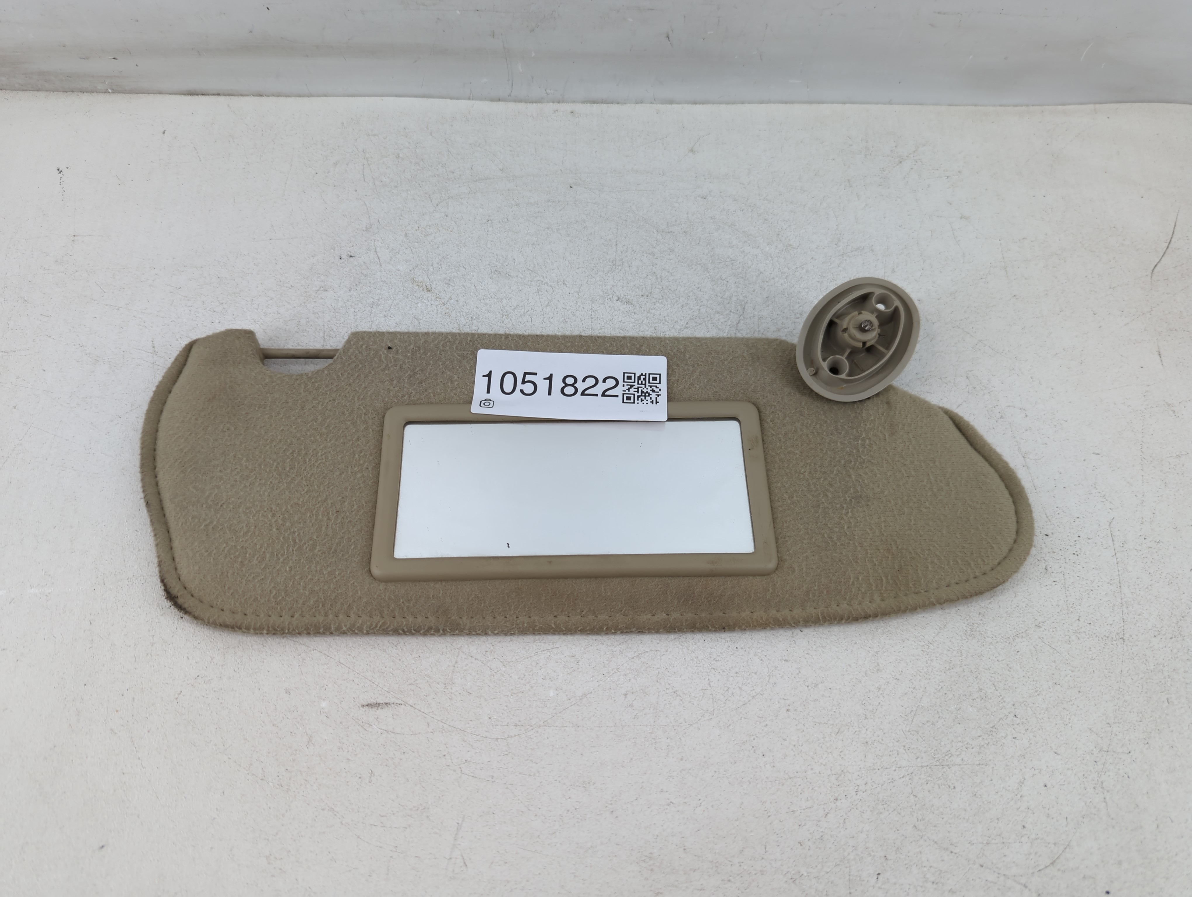 2003-2005 Saturn Ion Passenger Sun Visor Mirror Right Sunvisor Beige 1051822 - Oemusedautoparts1.com