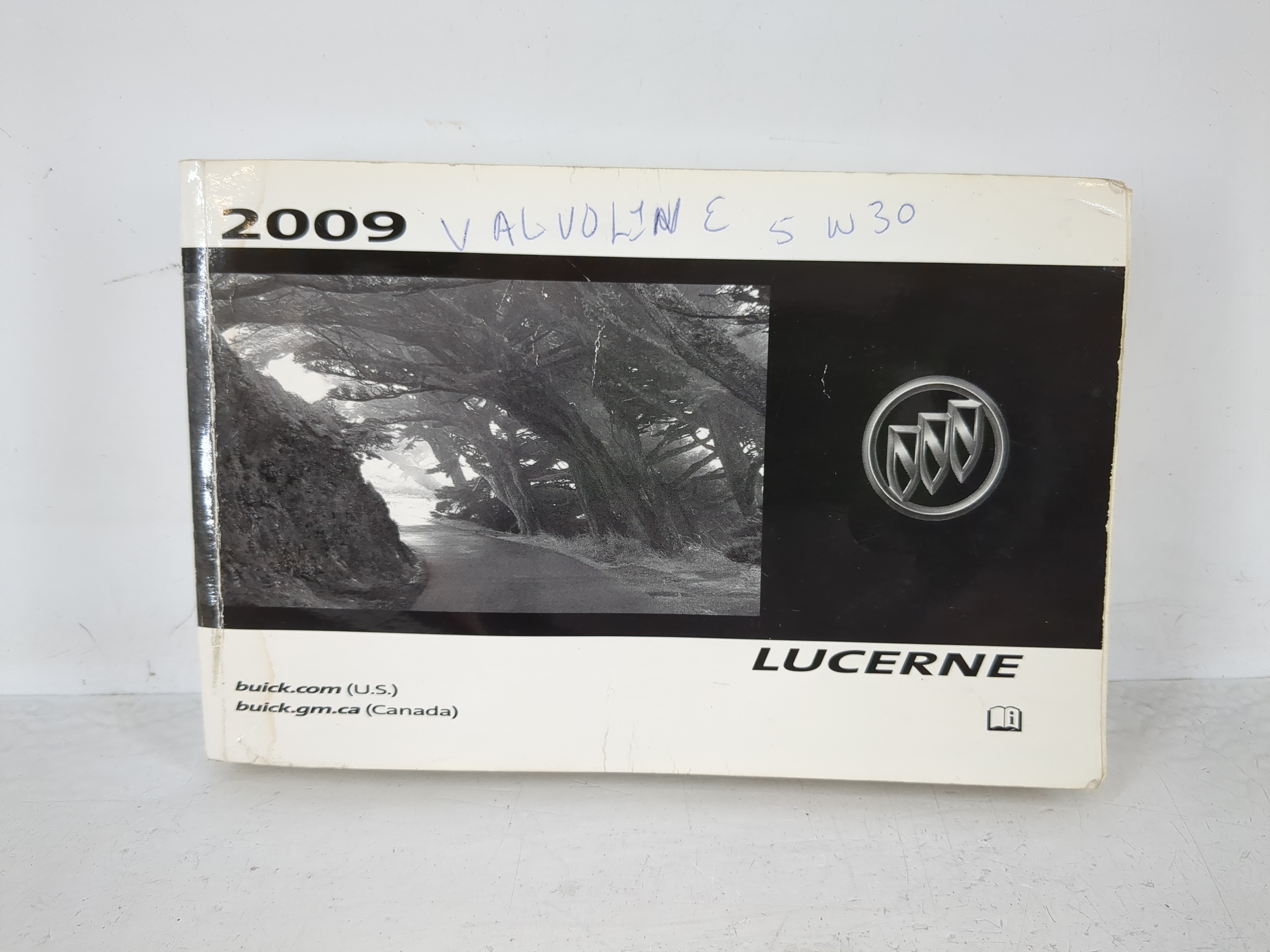 Picture of 2009 Buick Lucerne Owners Manual Book Guide 1051890