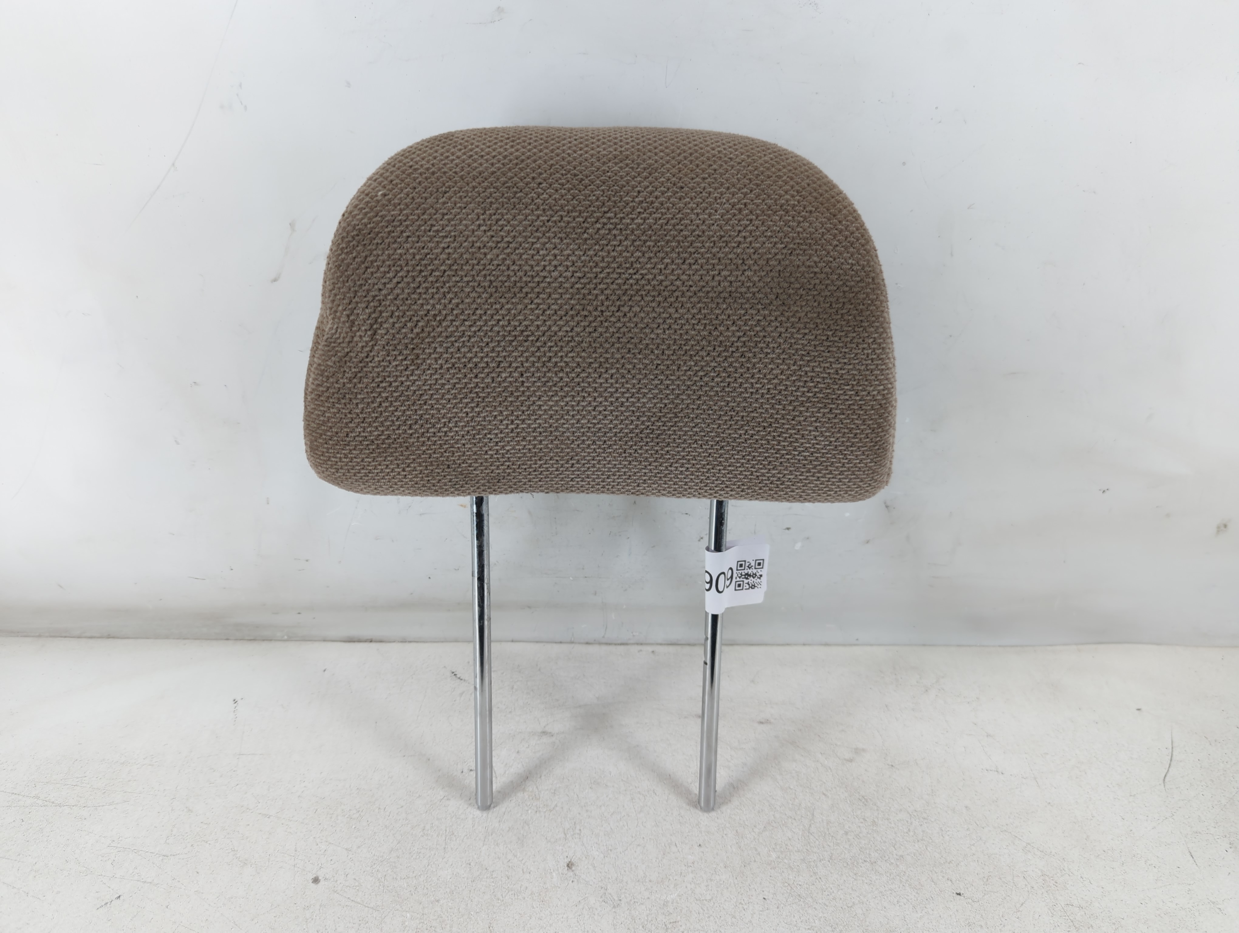 1999 Mitsubishi Montero Sport Headrest Head Rest Front Driver Passenger Seat 1051909 - Oemusedautoparts1.com