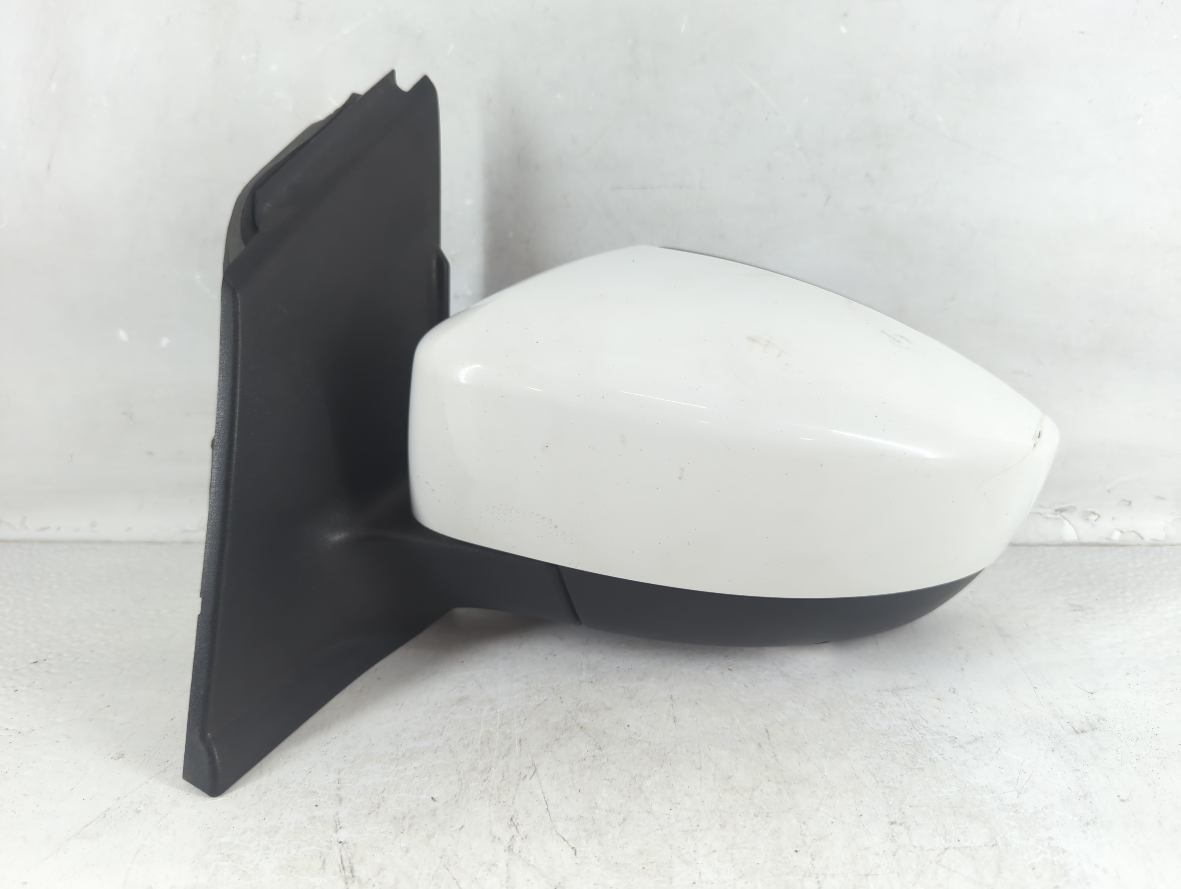 2017-2019 Ford Escape Driver Left Side View Power Door Mirror White 1051914 - Oemusedautoparts1.com
