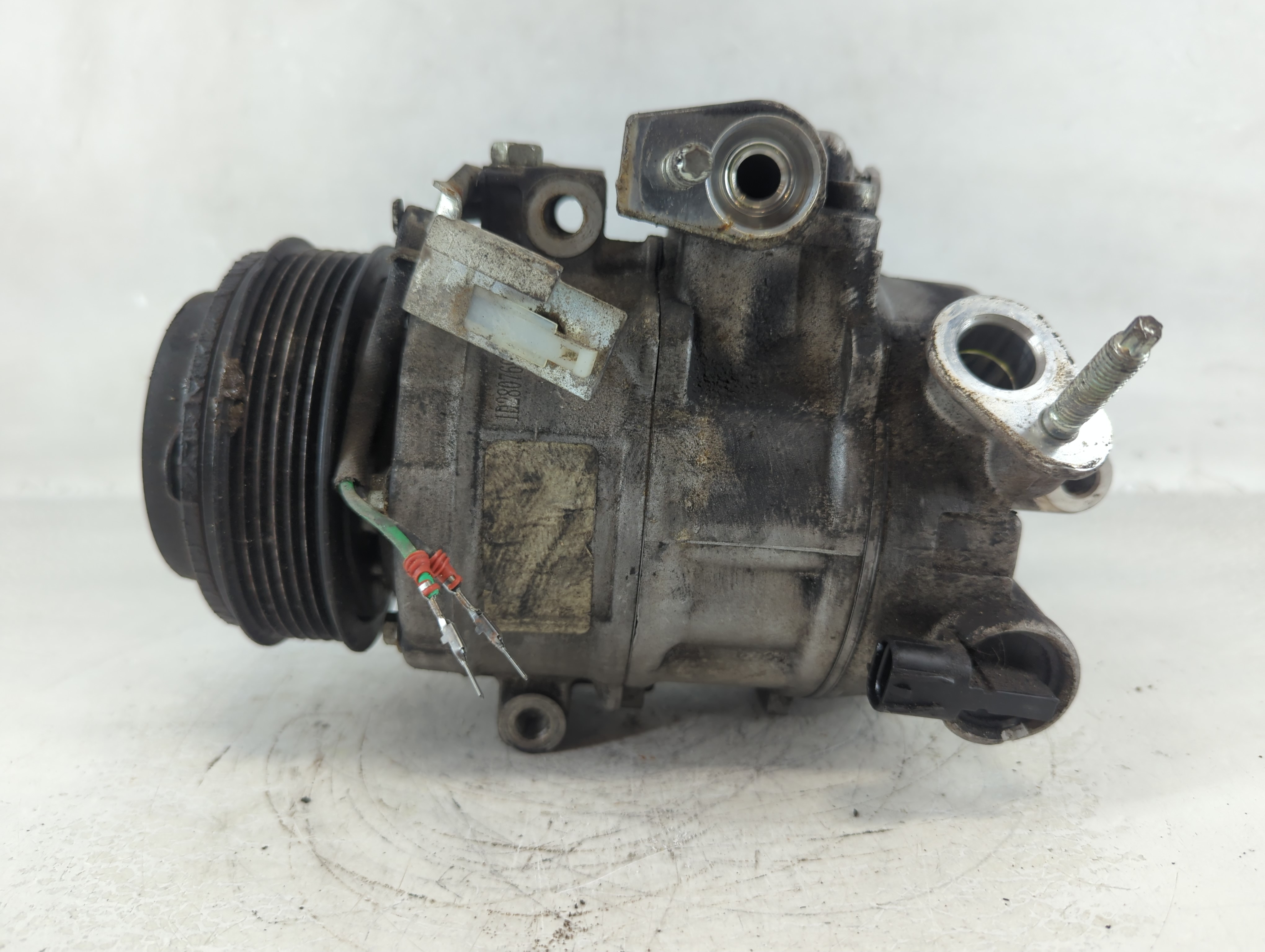 2013-2016 Ford Taurus Air Conditioning A/c Ac Compressor Oem 1051979 - Oemusedautoparts1.com