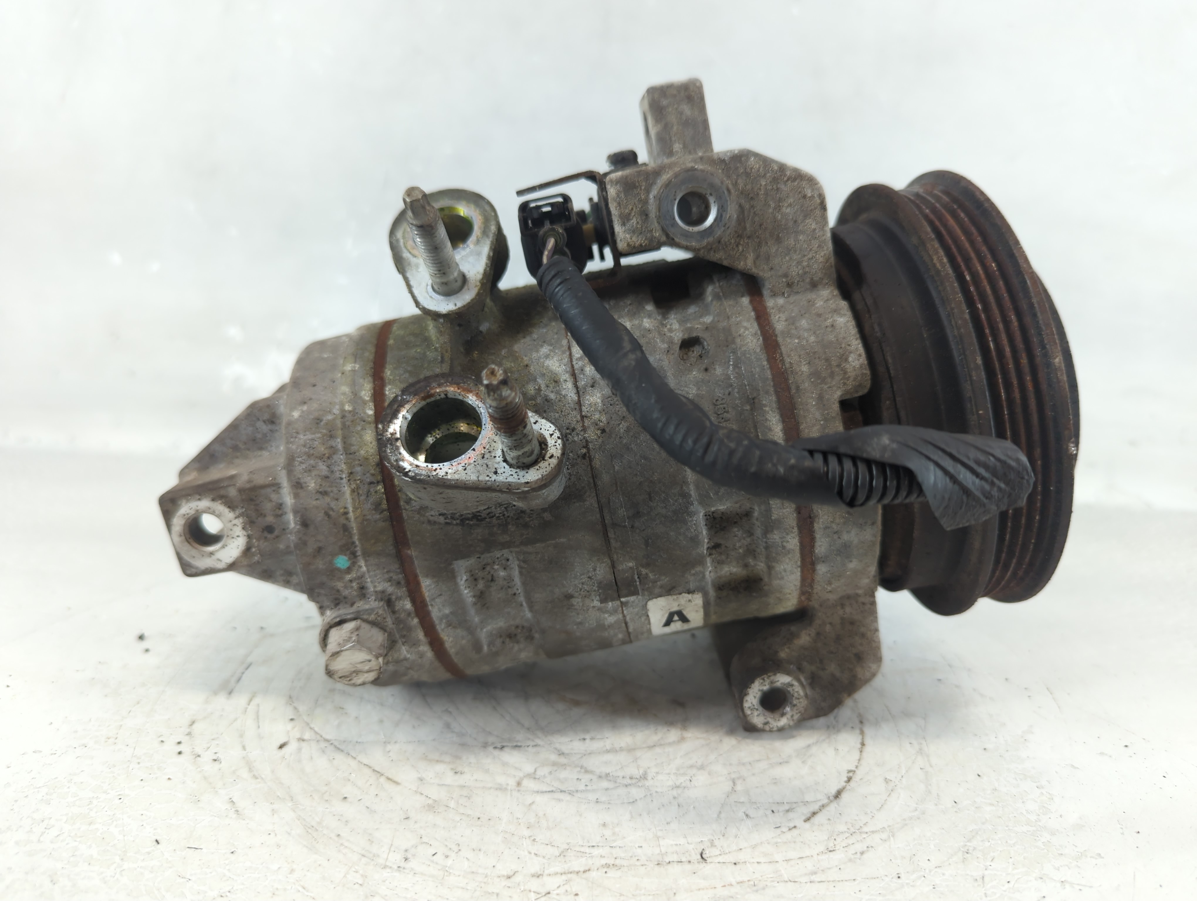 Picture of 2011-2014 Ford Mustang Air Conditioning A/c Ac Compressor Oem 1051981