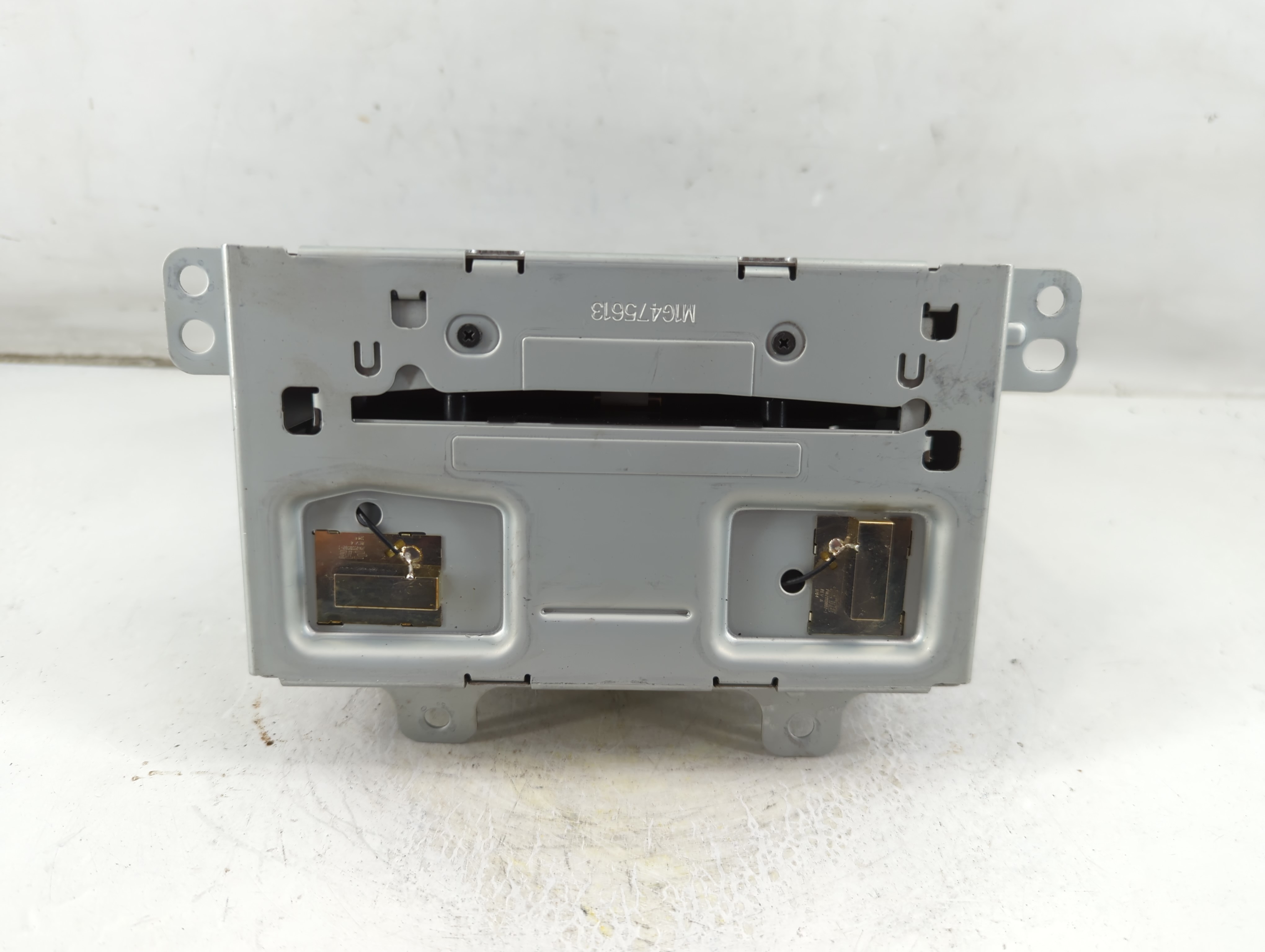 2013-2013 Chevrolet Cruze Am Fm Cd Player Radio Receiver 1052009 - Oemusedautoparts1.com