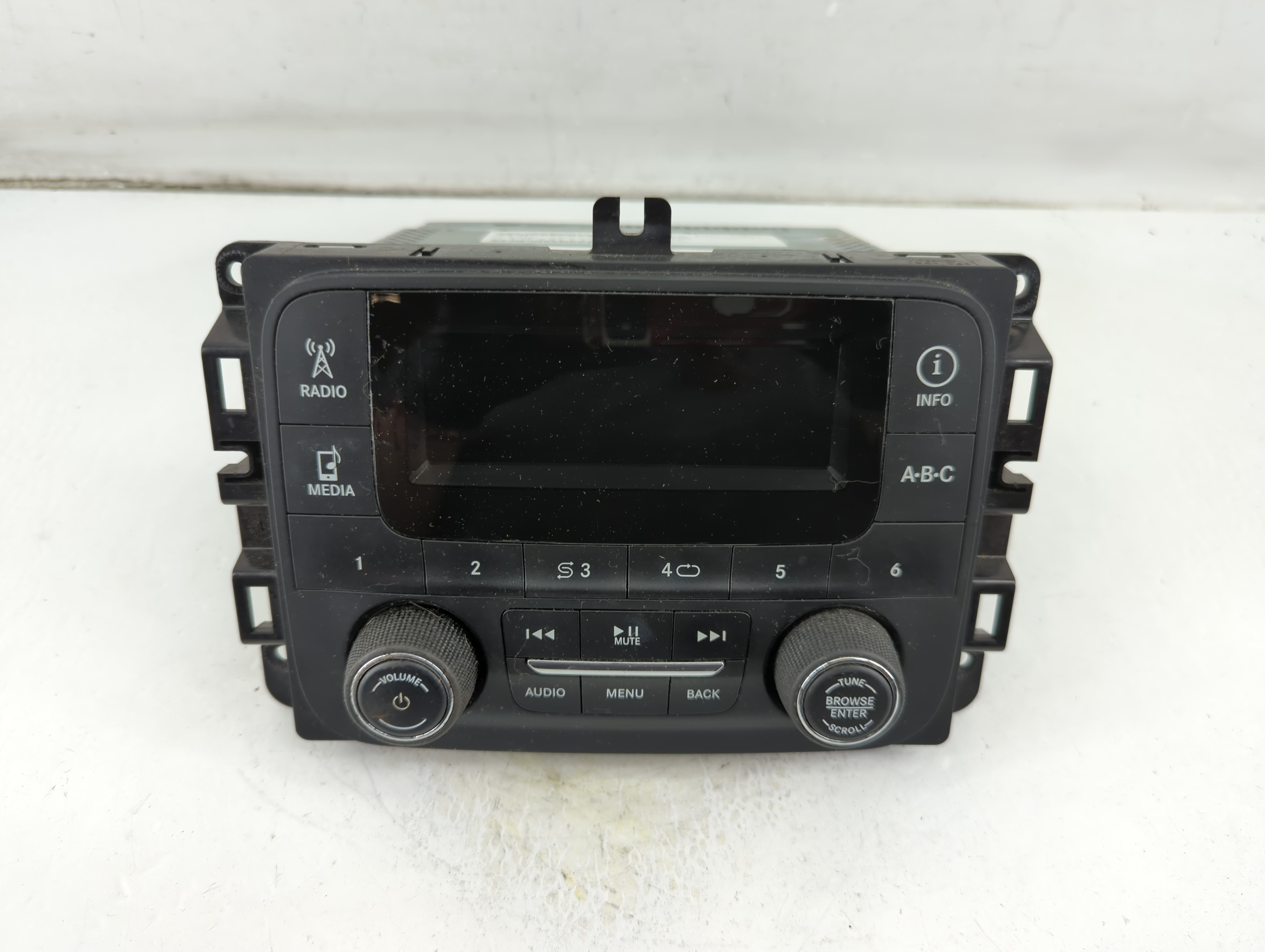 Picture of Dodge Ram 2500 Am Fm Cd Player Radio Receiver 1052046