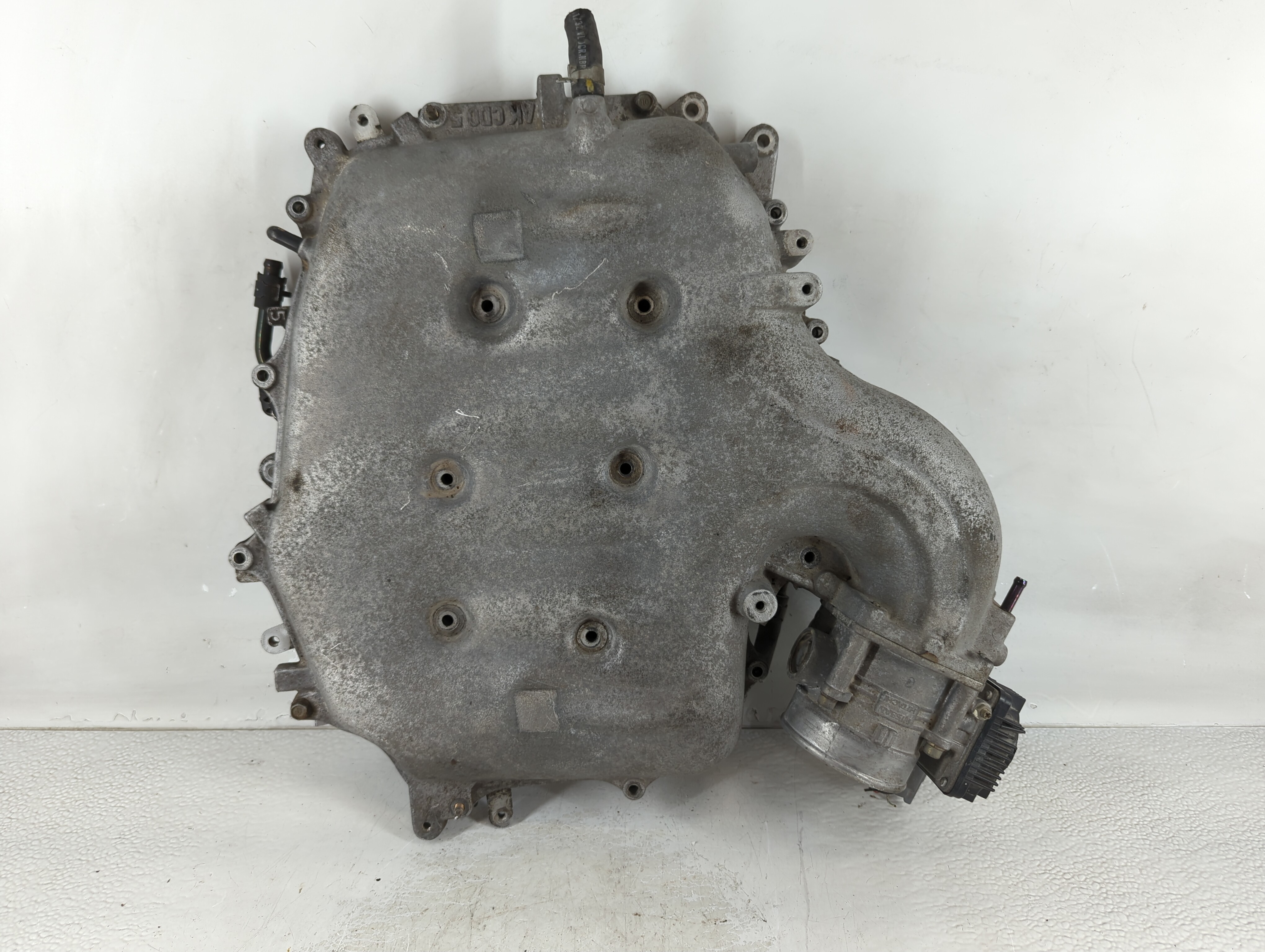 2004 Infiniti G35 Driver Left Cylinder Head Valve Cover 1052060 - Oemusedautoparts1.com