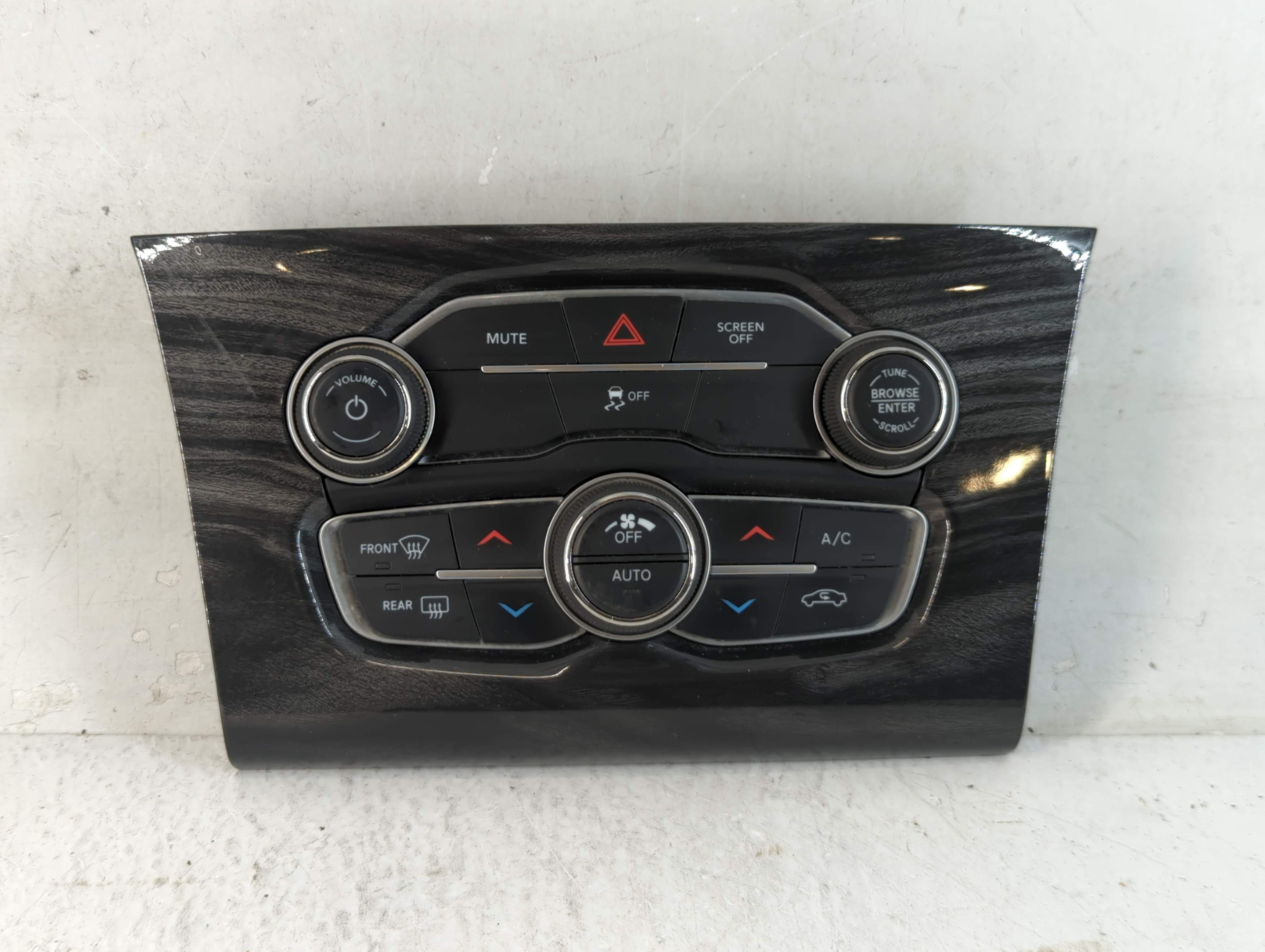 Picture of 2017-2022 Chrysler 300 Ac Heater Climate Control P68293628ad 1052072