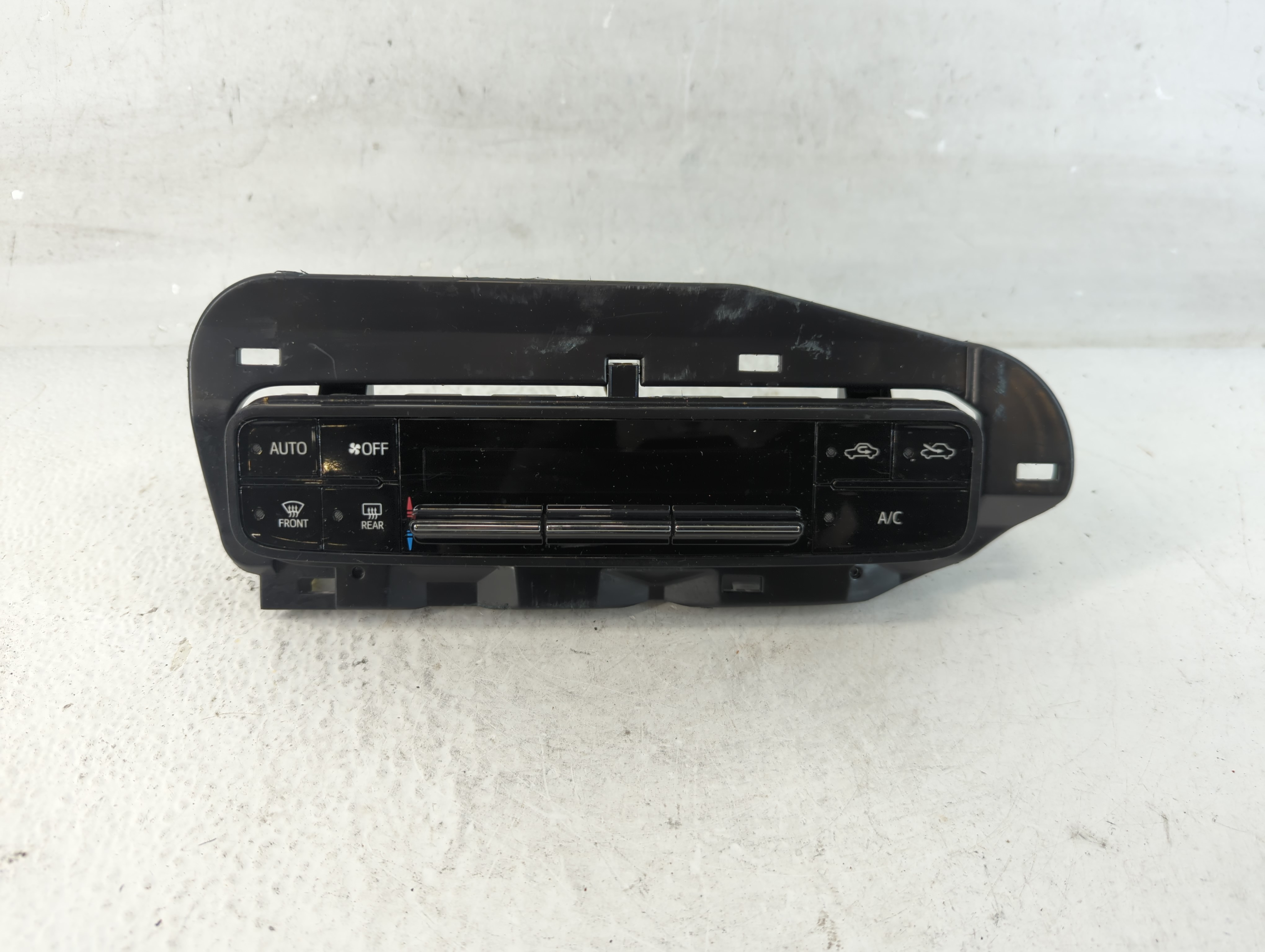 2017-2019 Toyota Corolla Ac Heater Climate Control 75k114 1052093 - Oemusedautoparts1.com