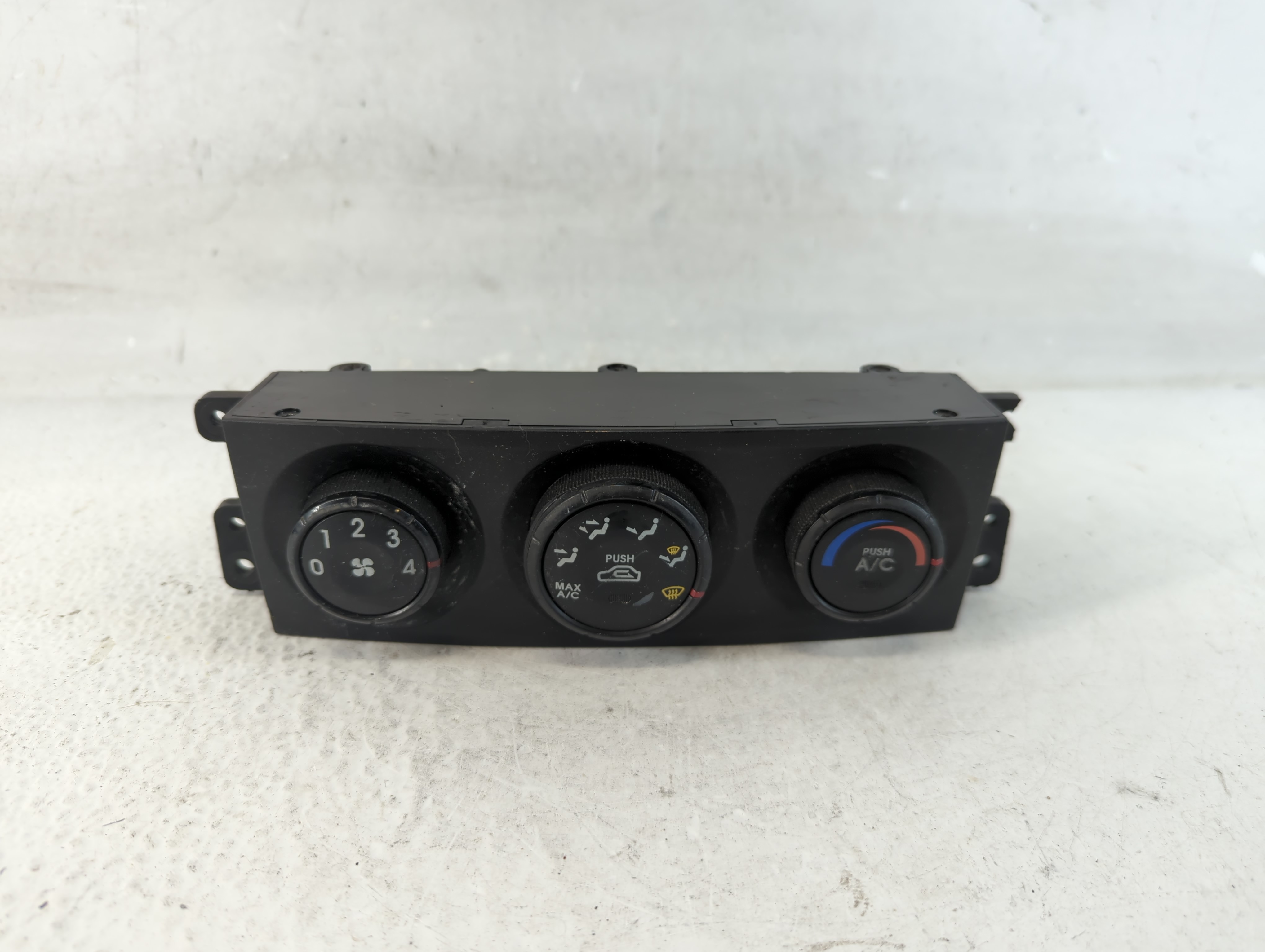 2003-2006 Kia Sorento Ac Heater Climate Control 97250-3e401 1052094 - Oemusedautoparts1.com