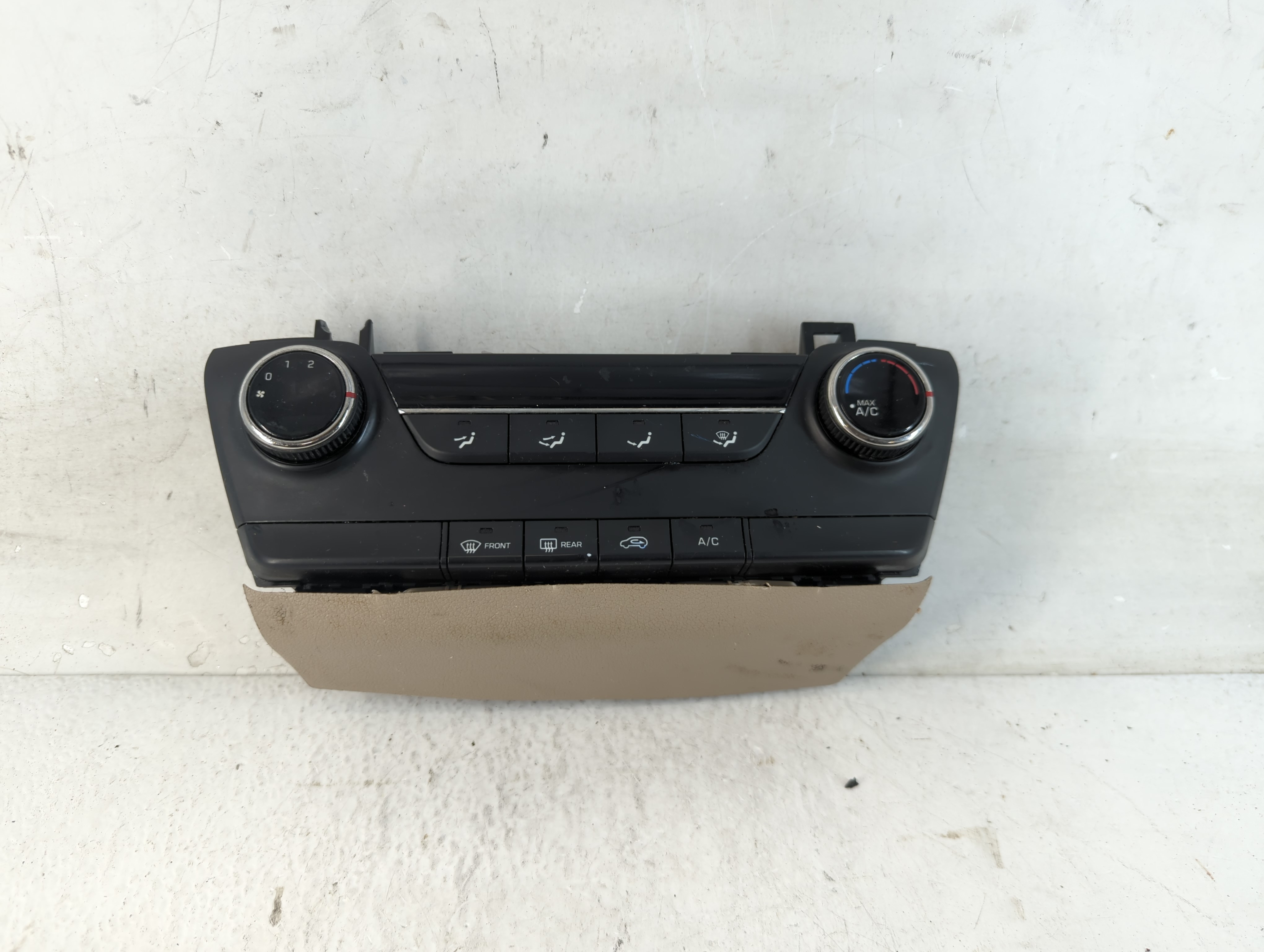 Picture of 2016-2018 Hyundai Tucson Ac Heater Climate Control 97250-d3110-yak 1052097