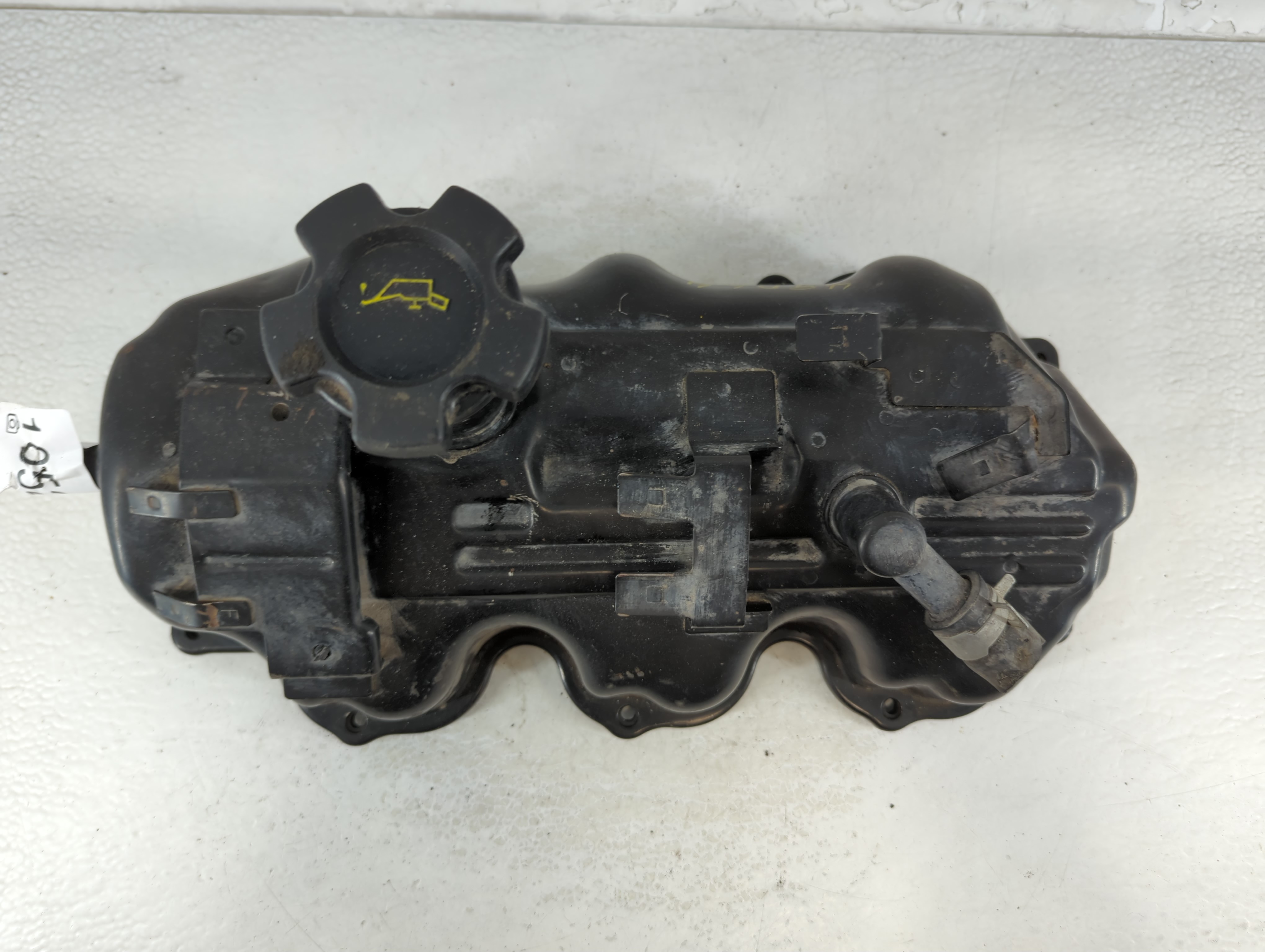 2001 Nissan Frontier Driver Left Cylinder Head Valve Cover 1052111 - Oemusedautoparts1.com