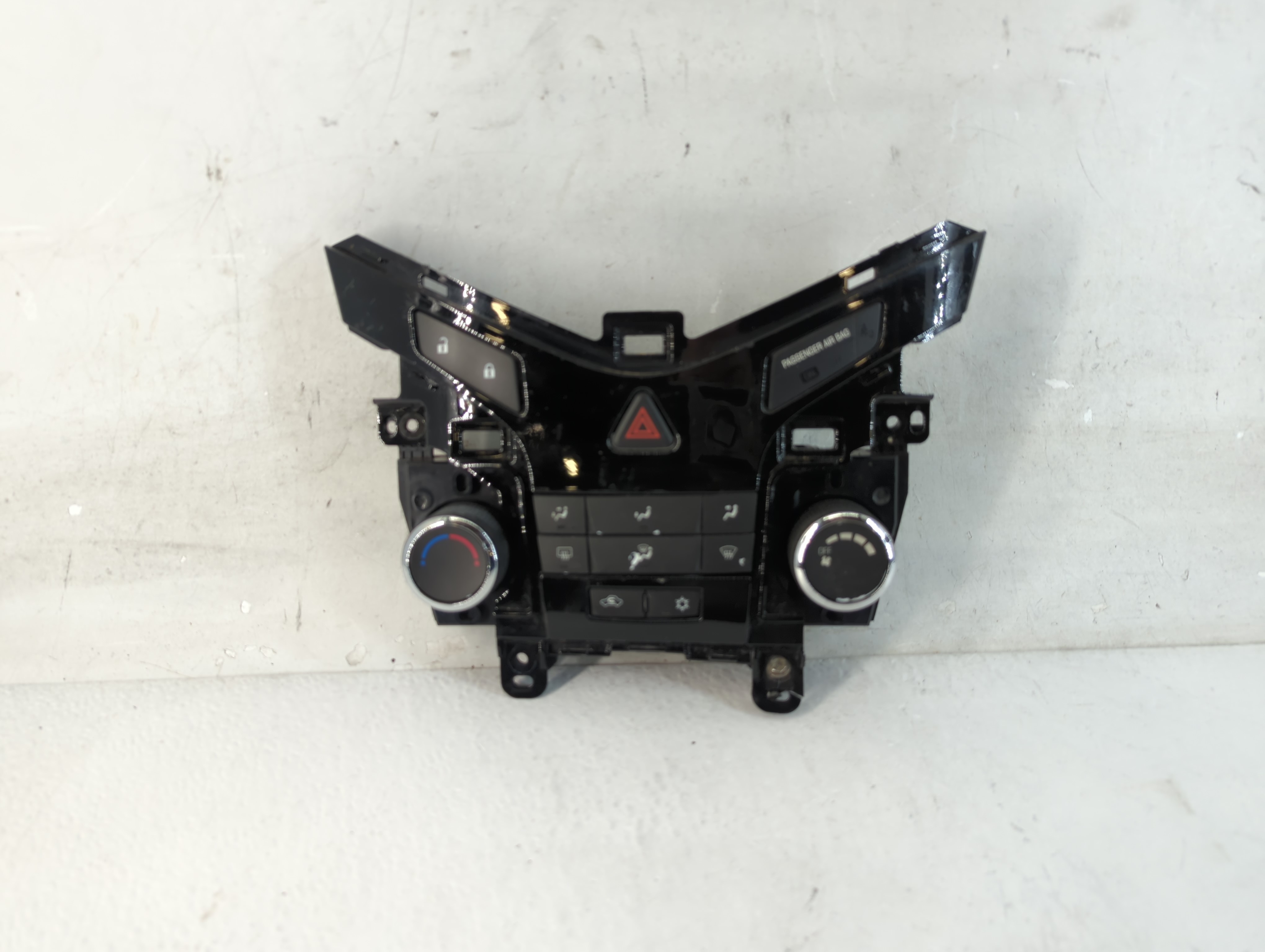 2011-2012 Chevrolet Cruze Ac Heater Climate Control 1052128 - Oemusedautoparts1.com