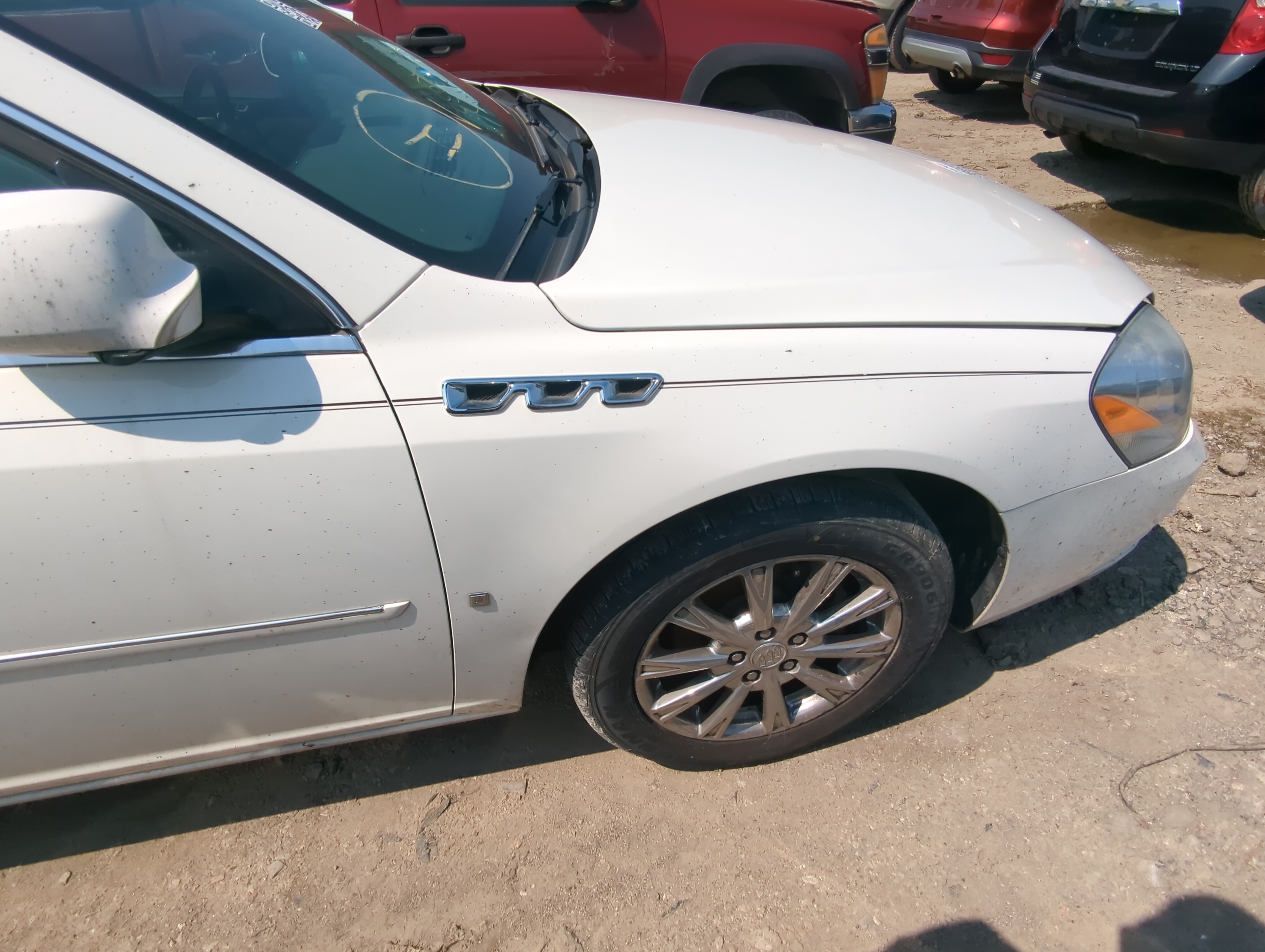 Picture of 2006-2011 Buick Lucerne Passenger Fender 1052450