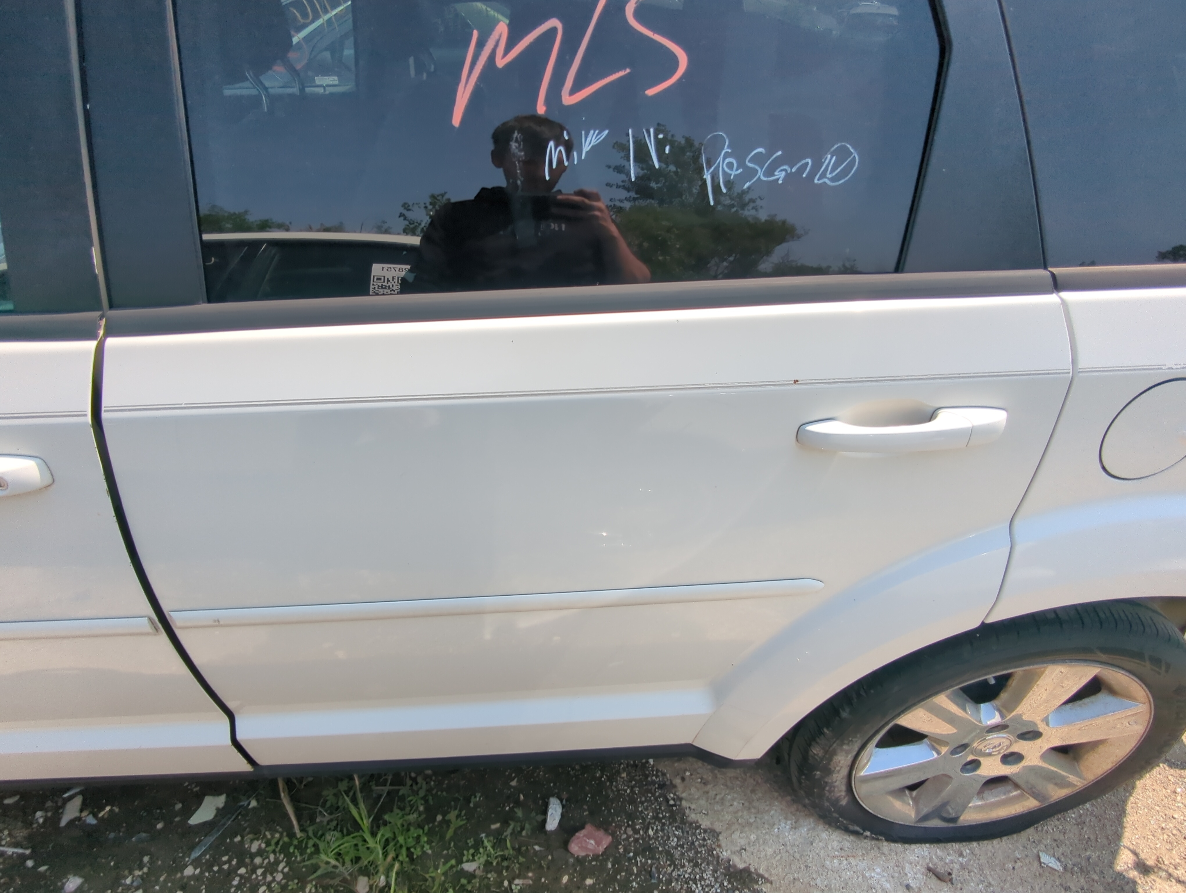Picture of 2010 Dodge Journey Driver Rear Door Oem 1052815