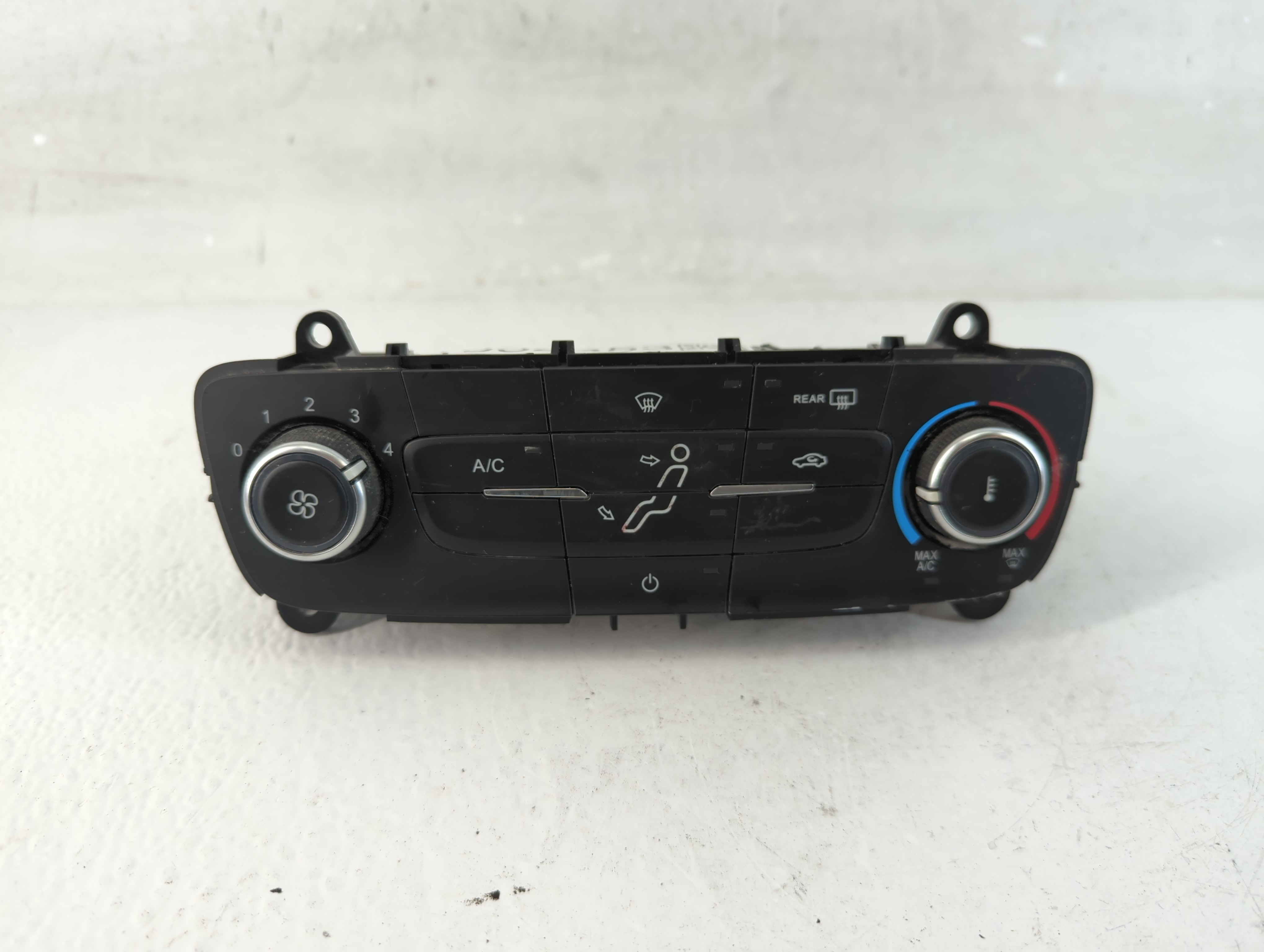 2015-2018 Ford Focus Ac Heater Climate Control F1et-19980-jj 1052853 - Oemusedautoparts1.com