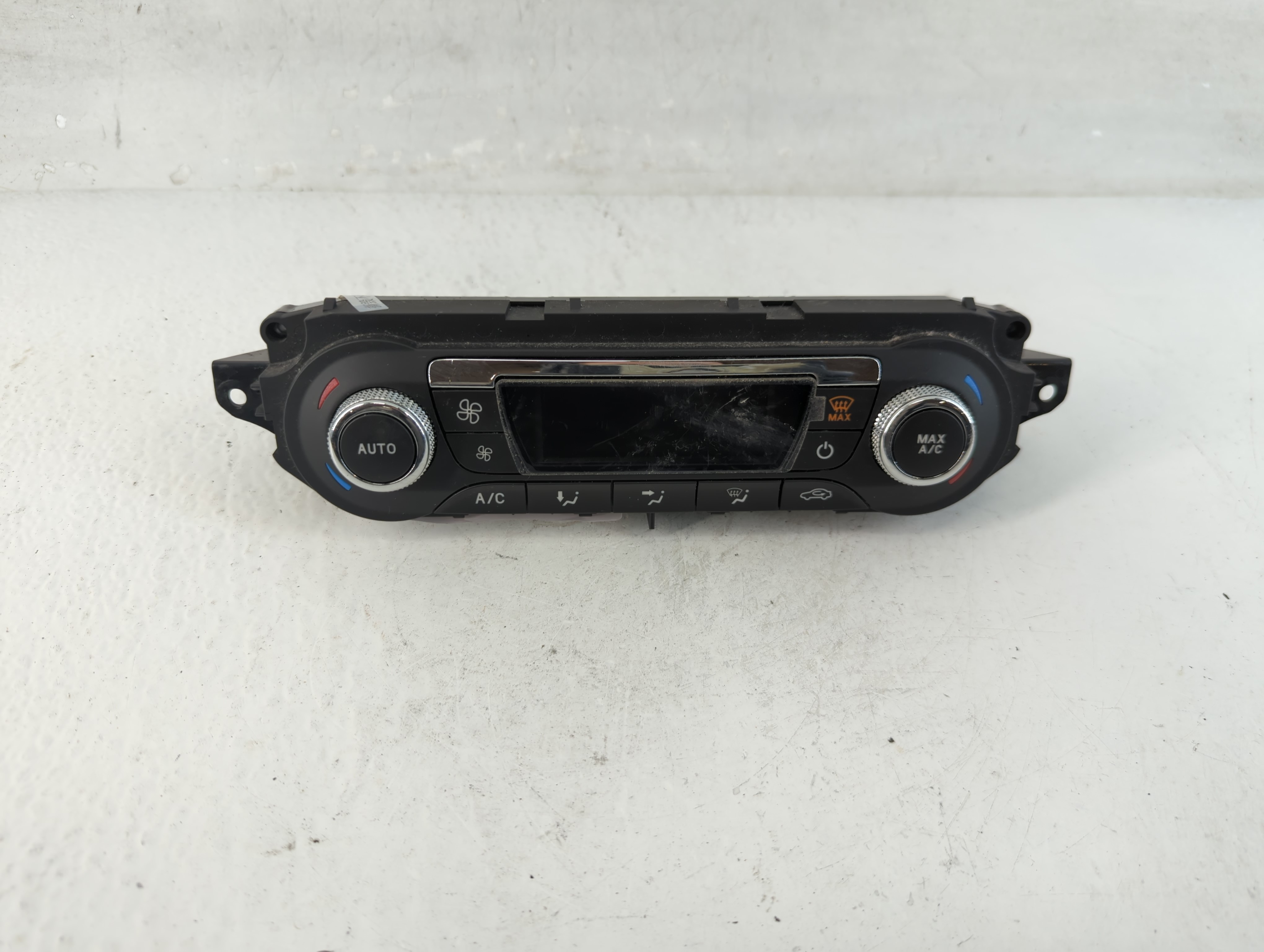 2015-2016 Ford Escape Ac Heater Climate Control Cj5t-18c612-be 1052900 - Oemusedautoparts1.com