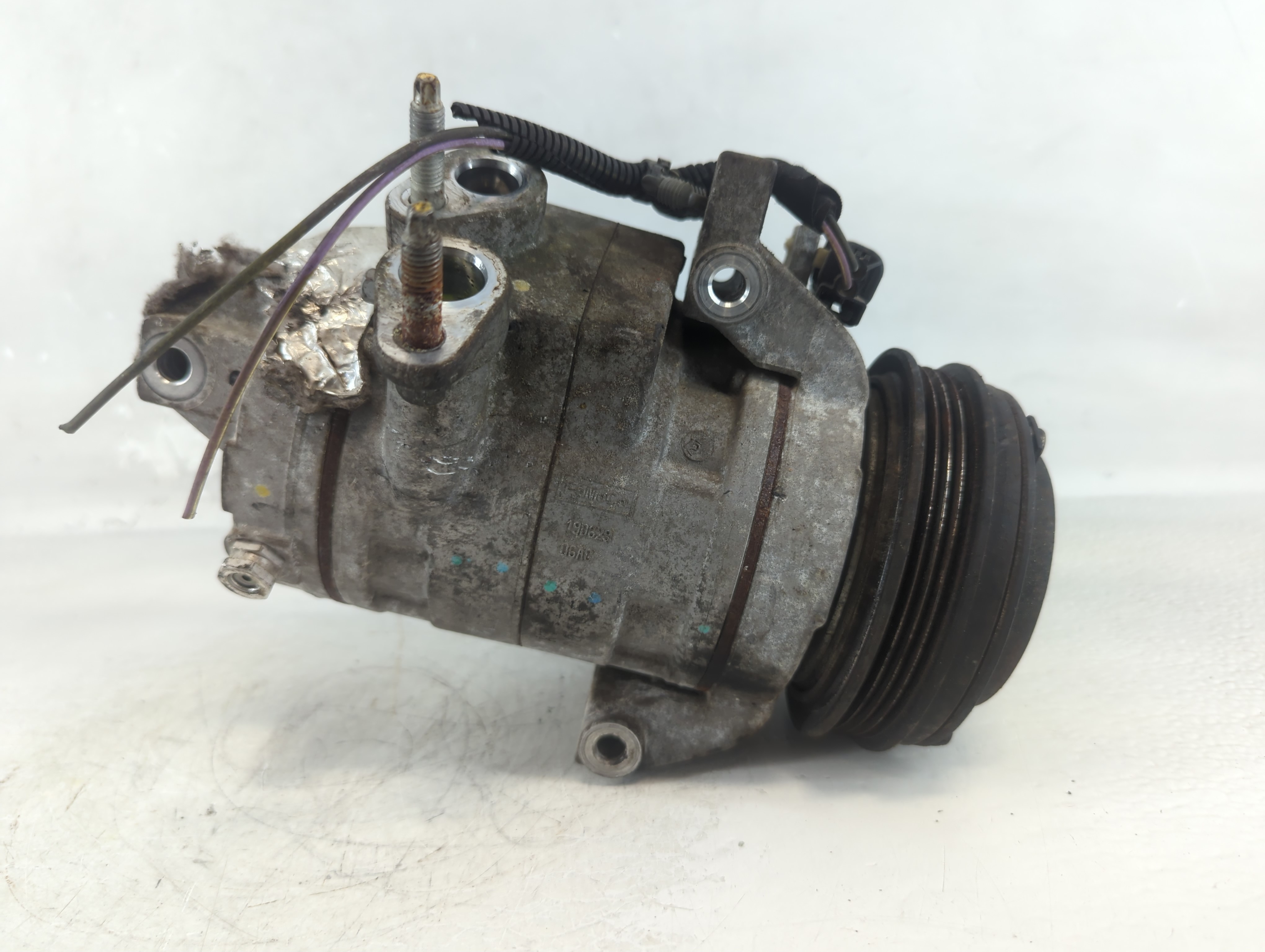 Picture of 2015-2021 Ford Transit-150 Air Conditioning A/c Ac Compressor Oem 1052913