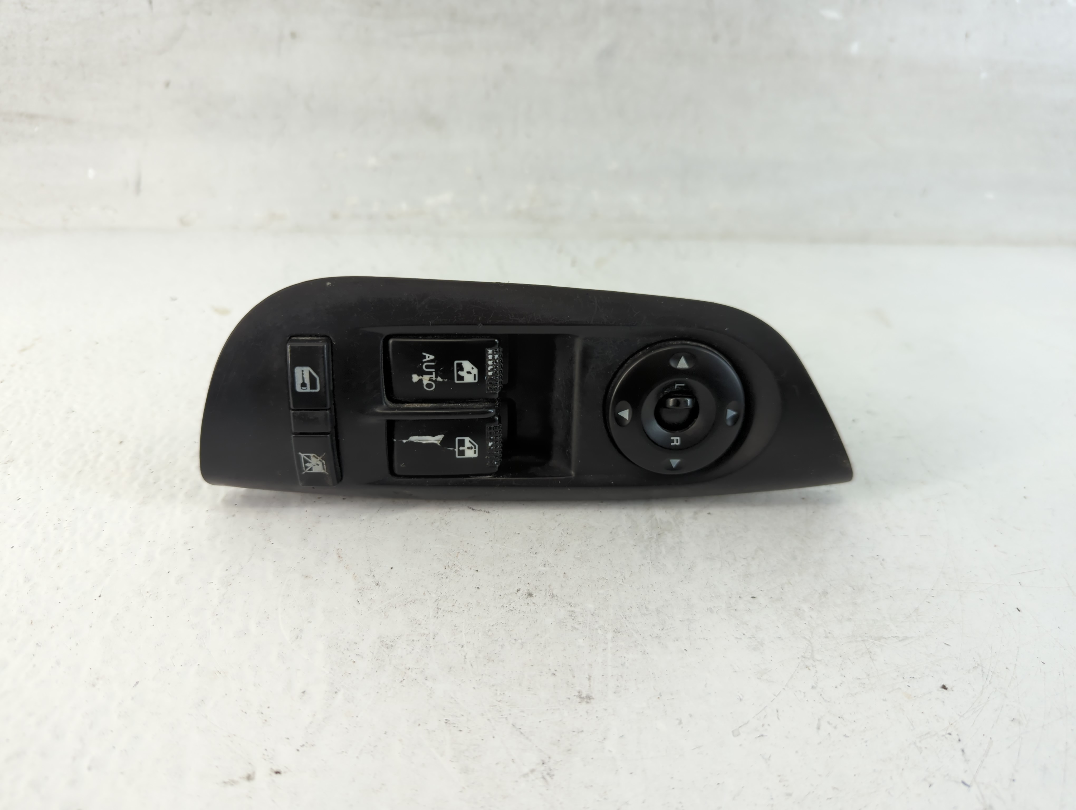 Picture of 2003-2008 Hyundai Tiburon Driver Left Door Master Power Window Switch 1052947