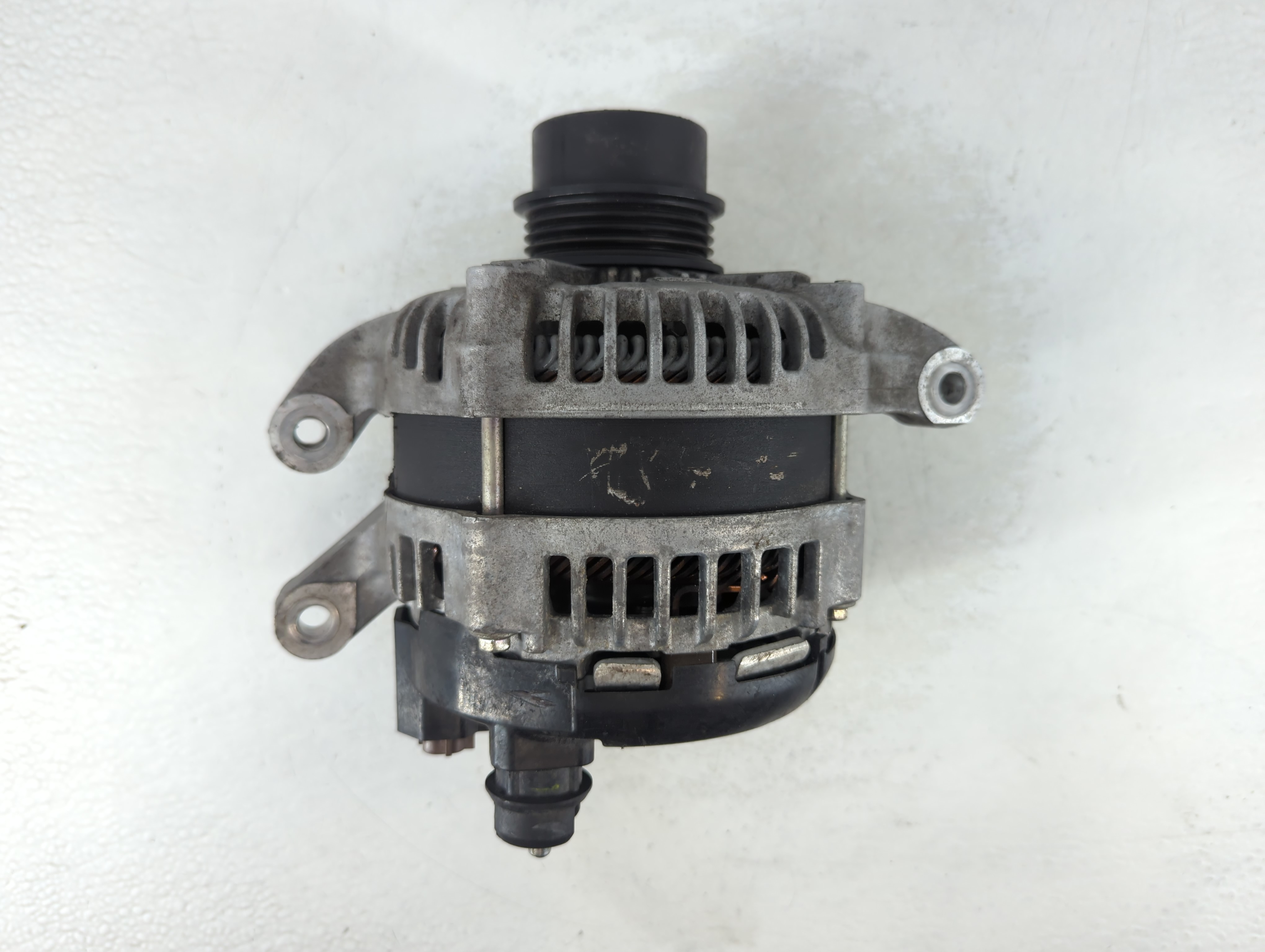 2013 Ford Explorer Alternator Generator Charging Assembly Engine Oem 1052996 - Oemusedautoparts1.com