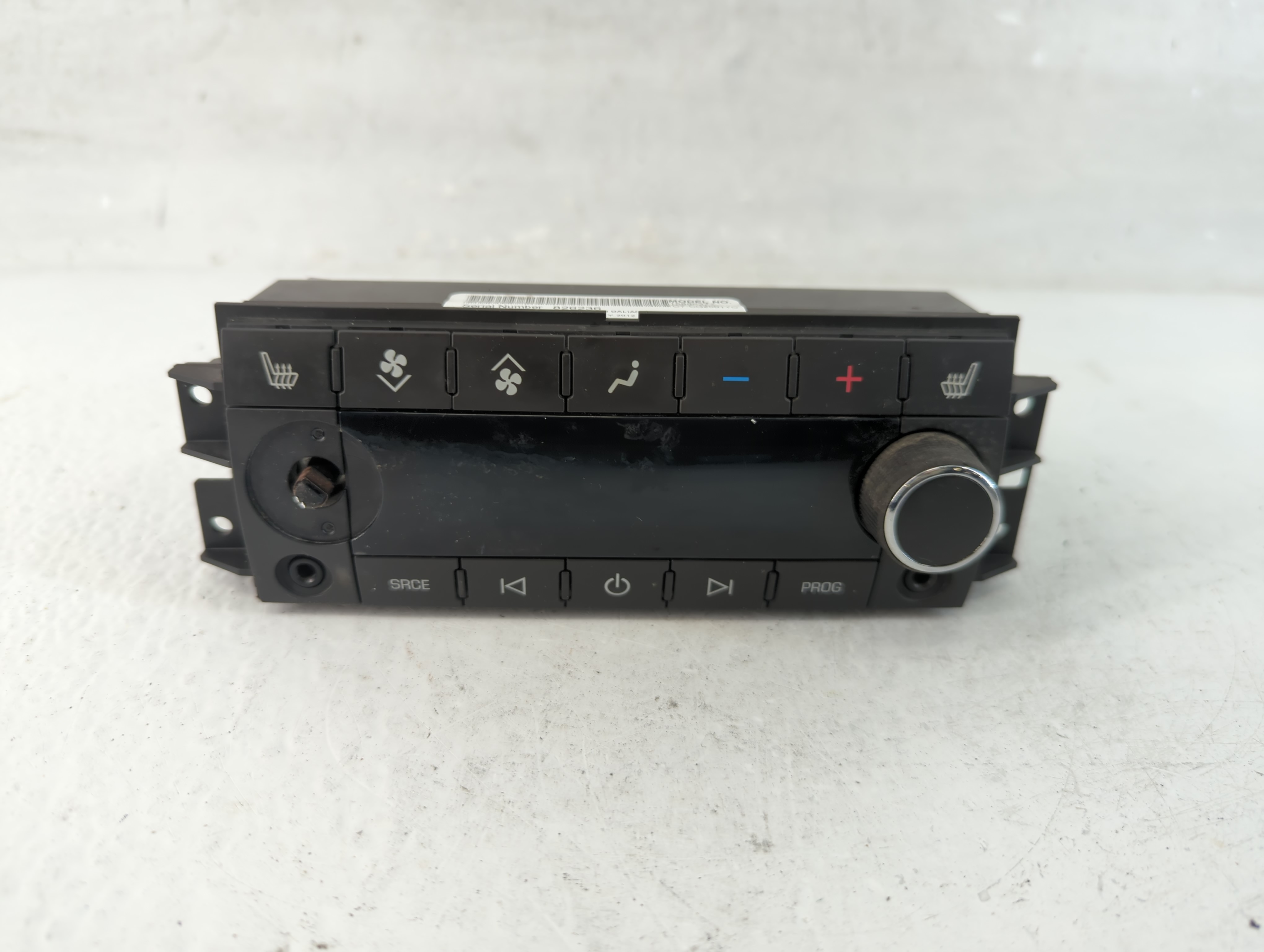 2007-2014 Chevrolet Suburban 1500 Ac Heater Climate Control 15886277 1053025 - Oemusedautoparts1.com