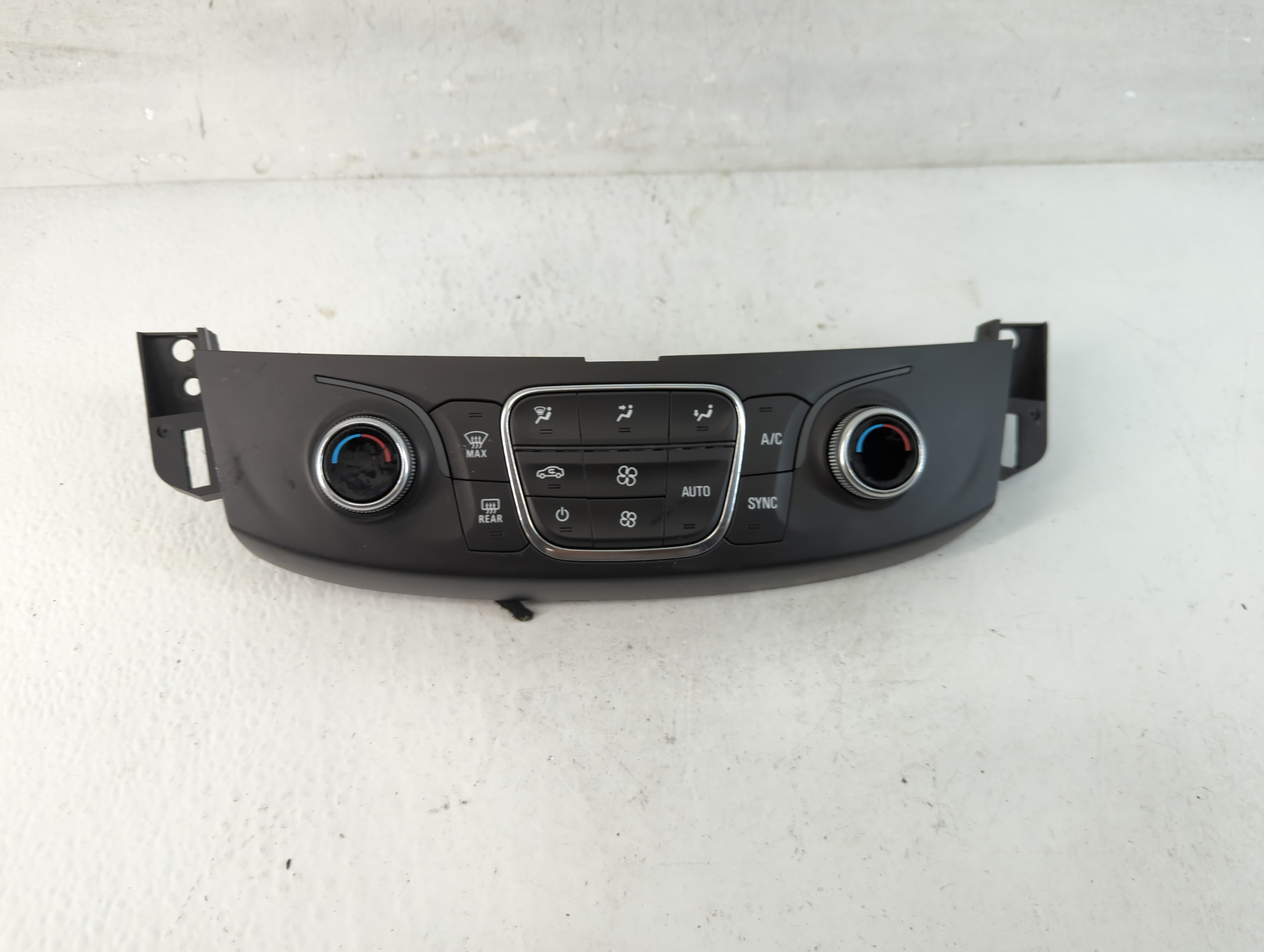 2018-2022 Chevrolet Traverse Ac Heater Climate Control 84344401 1053028 - Oemusedautoparts1.com
