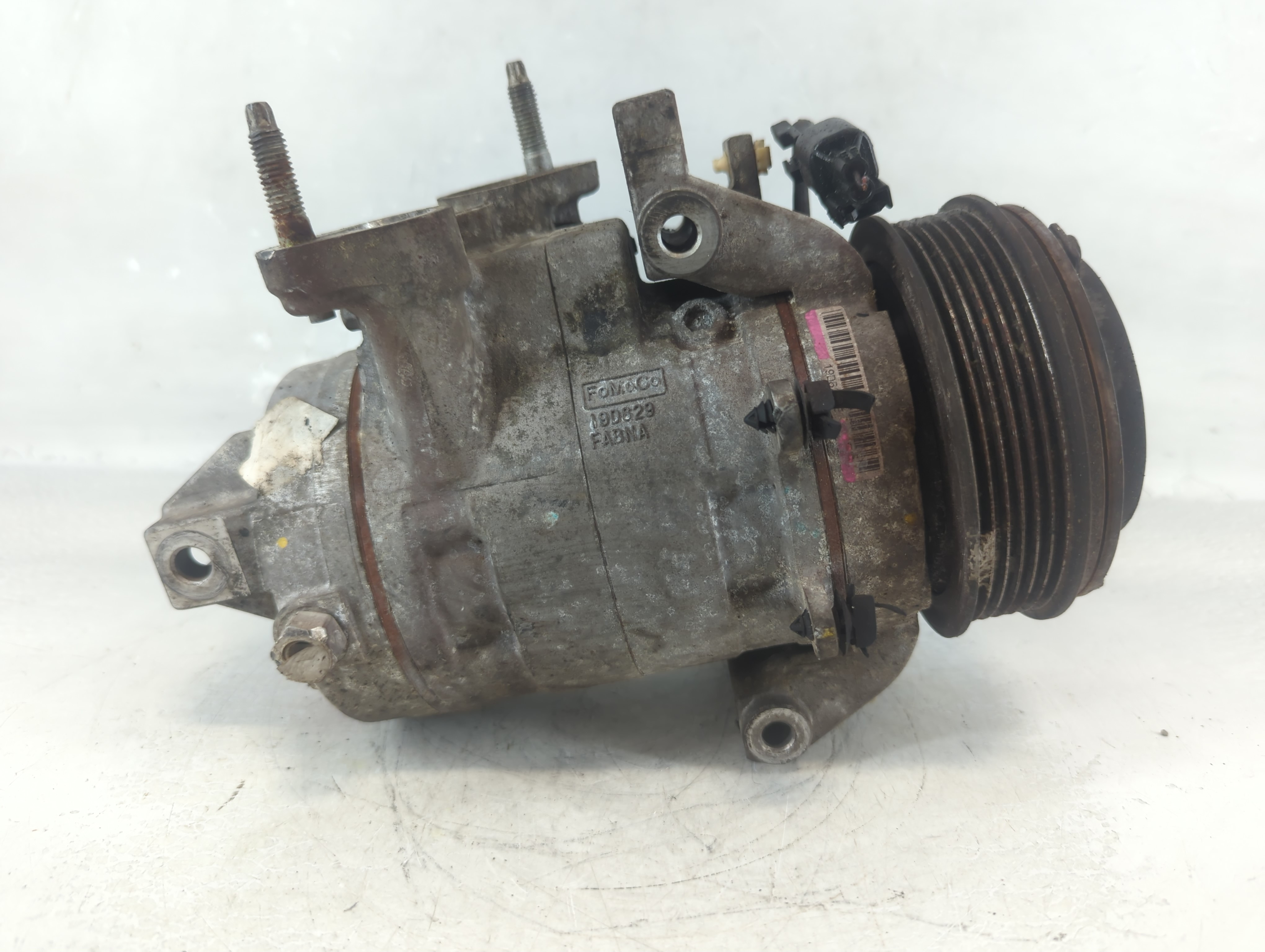 2015-2016 Ford F-150 Air Conditioning A/c Ac Compressor Oem 1053045 - Oemusedautoparts1.com
