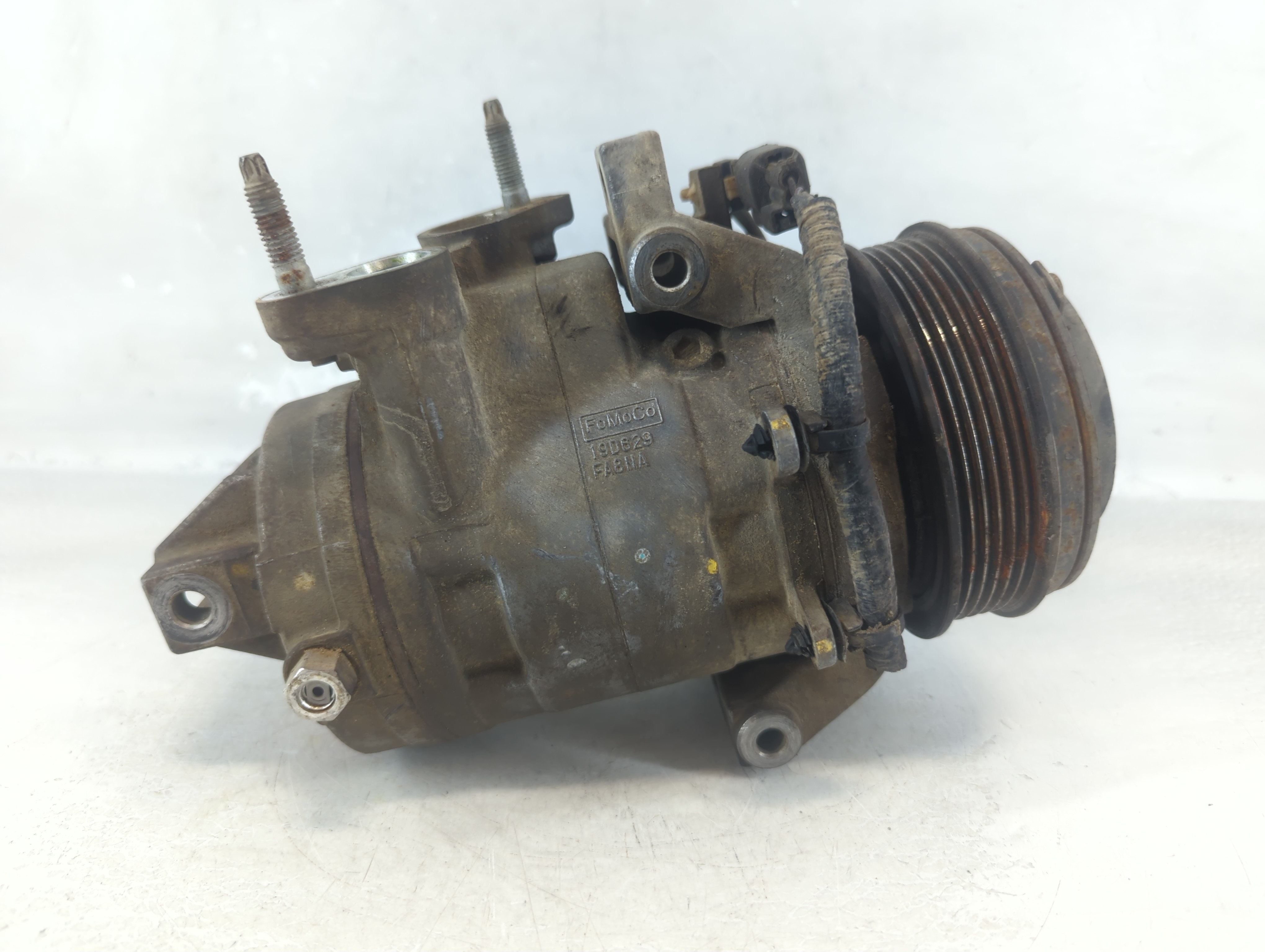 2017-2017 Ford F-150 Air Conditioning A/c Ac Compressor Oem 1053064 - Oemusedautoparts1.com