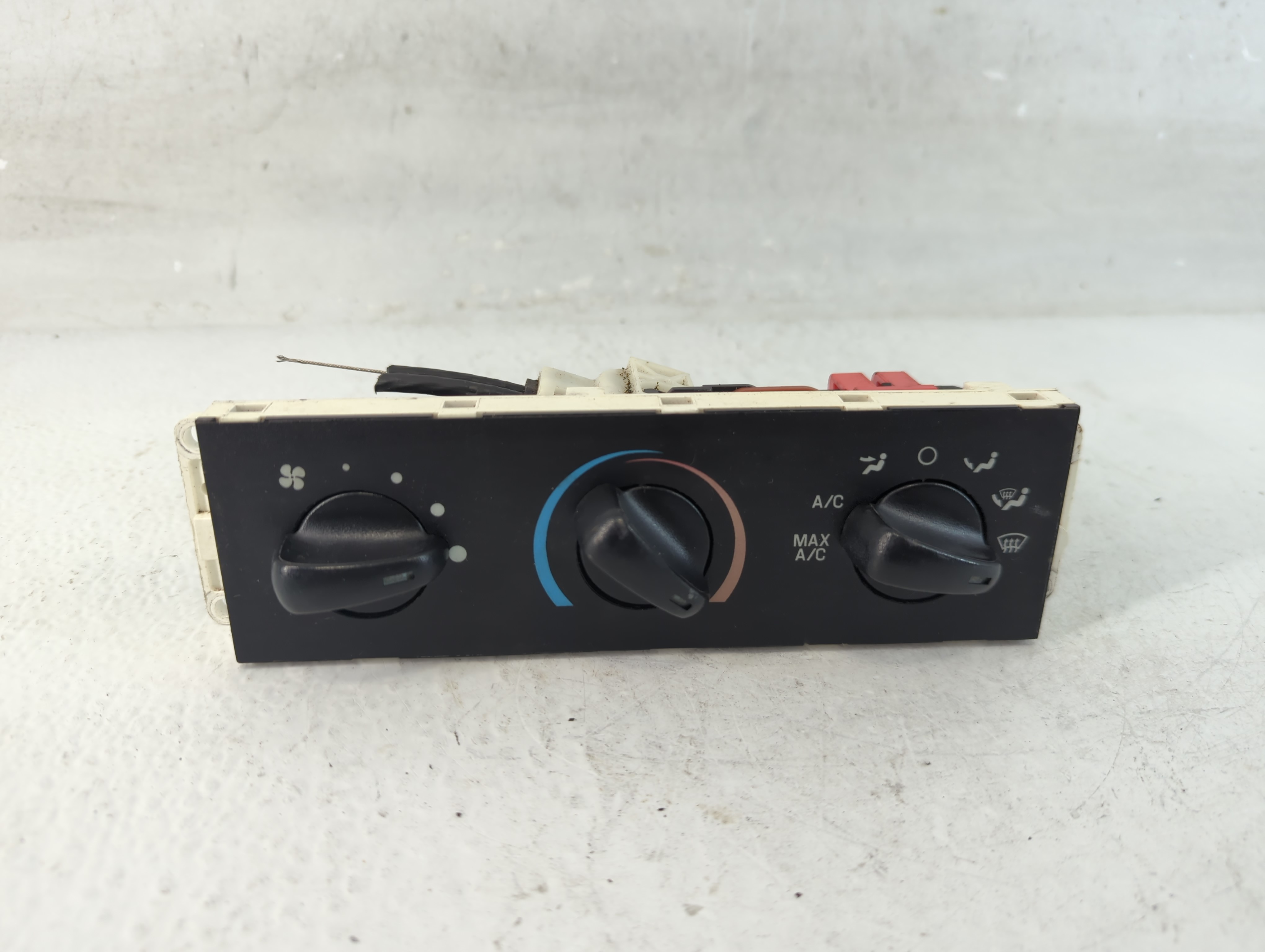 2001-2004 Ford Mustang Ac Heater Climate Control 1053125 - Oemusedautoparts1.com