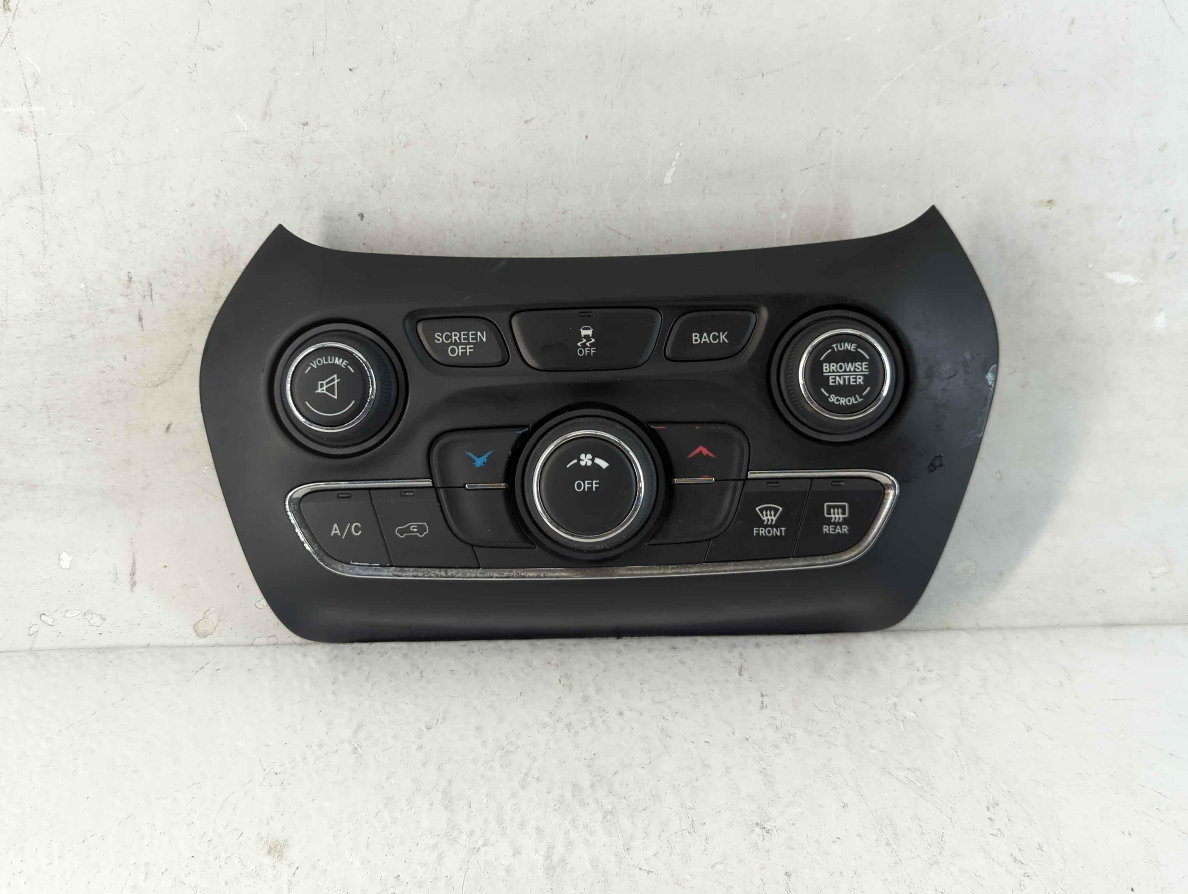 2015-2018 Jeep Cherokee Ac Heater Climate Control 68293521aa 1053135 - Oemusedautoparts1.com