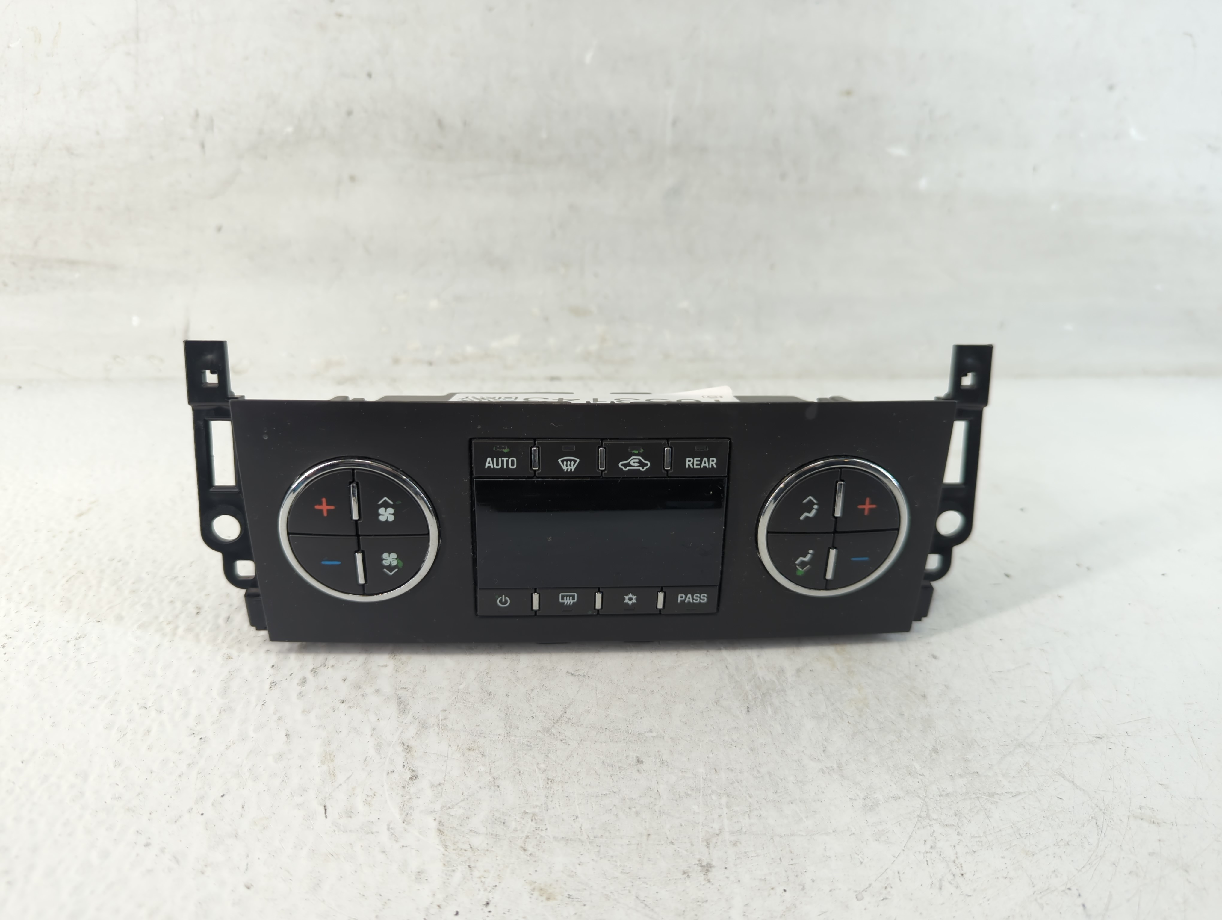 2012-2014 Chevrolet Suburban 1500 Ac Heater Climate Control 20921712 1053143 - Oemusedautoparts1.com