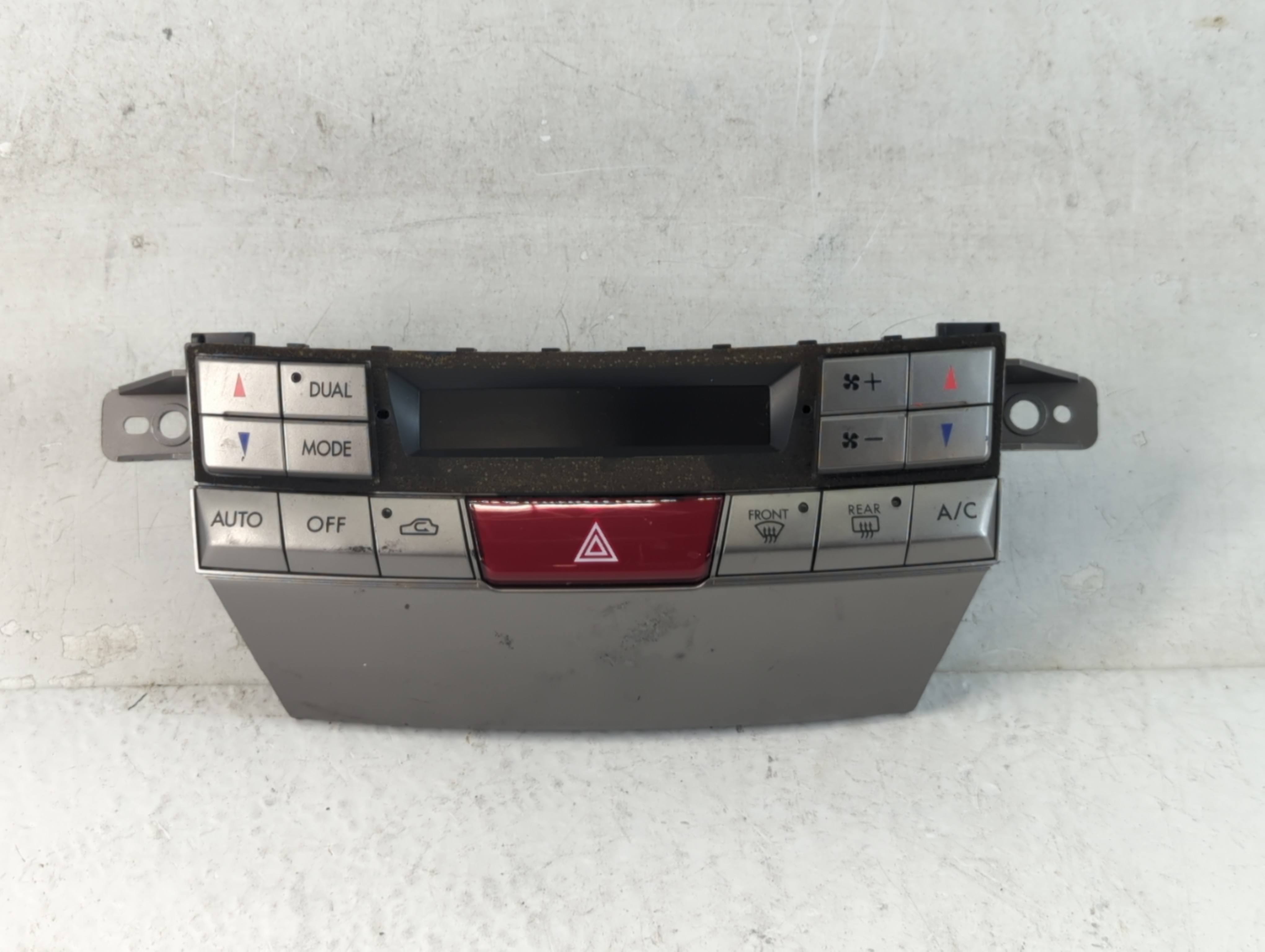 2010-2014 Subaru Legacy Ac Heater Climate Control 72311aj03a 1053150 - Oemusedautoparts1.com
