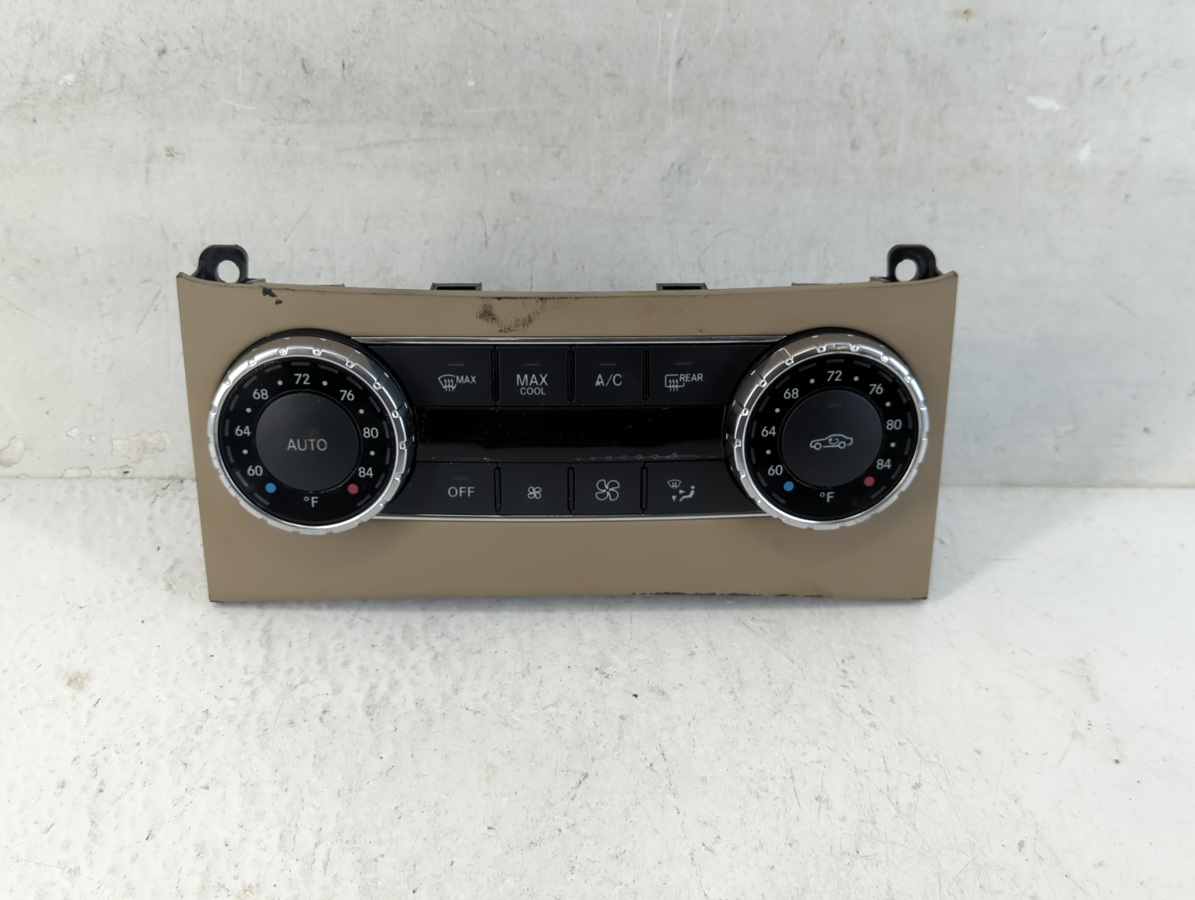 2013-2014 Mercedes-benz C250 Ac Heater Climate Control A 204 900 68 08 1053427 - Oemusedautoparts1.com