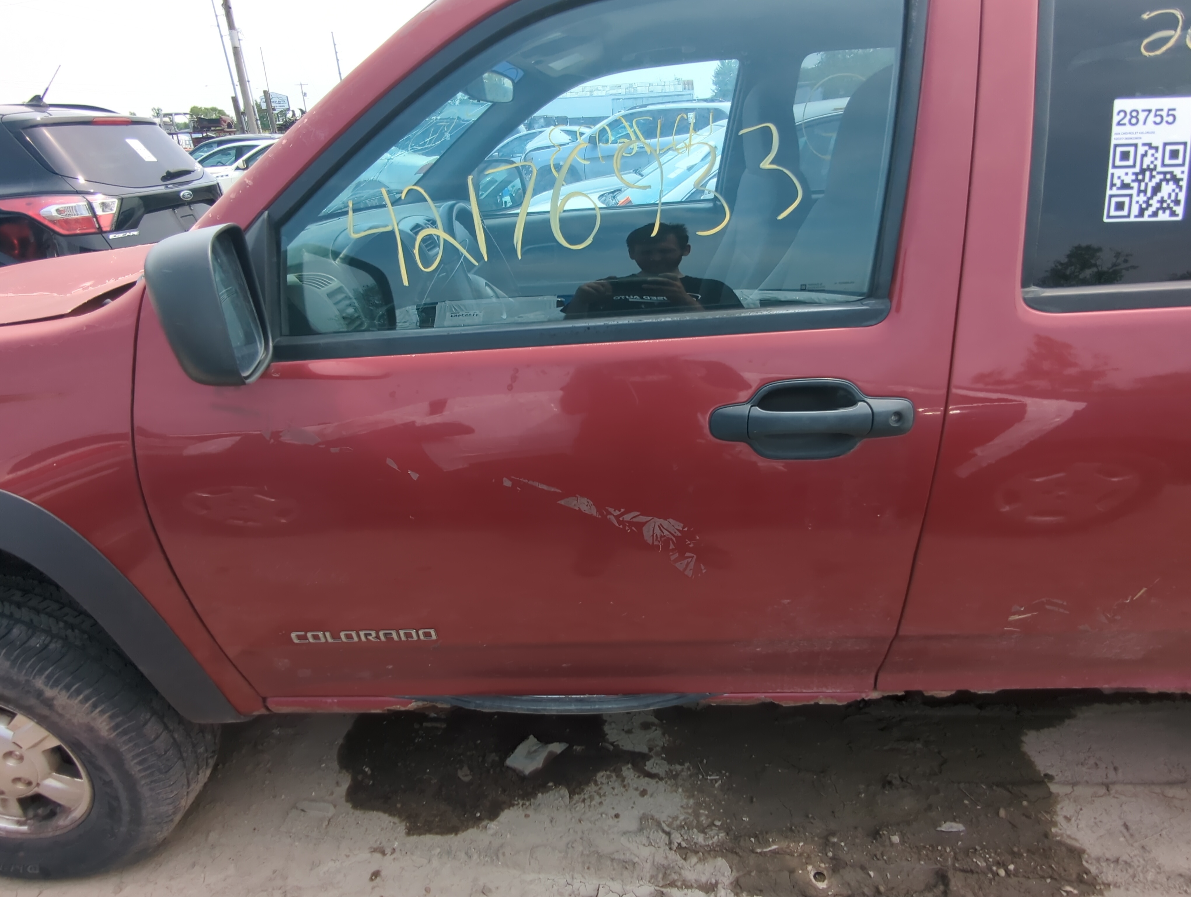 Picture of 2012-2012 Chevrolet Colorado Driver Front Door Oem 1053487