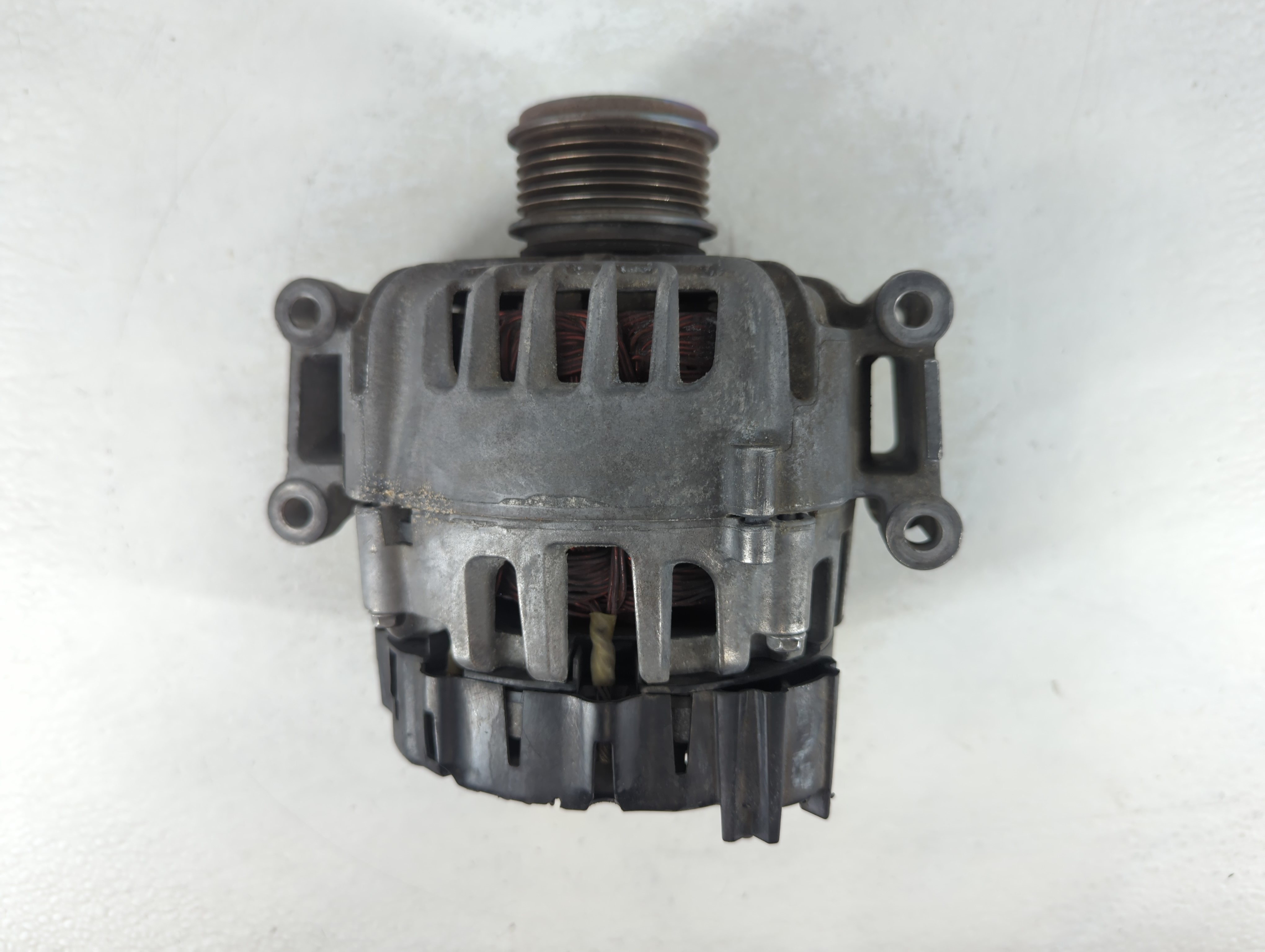 2013 Volkswagen Beetle Alternator Generator Charging Assembly Engine Oem 1053596 - Oemusedautoparts1.com