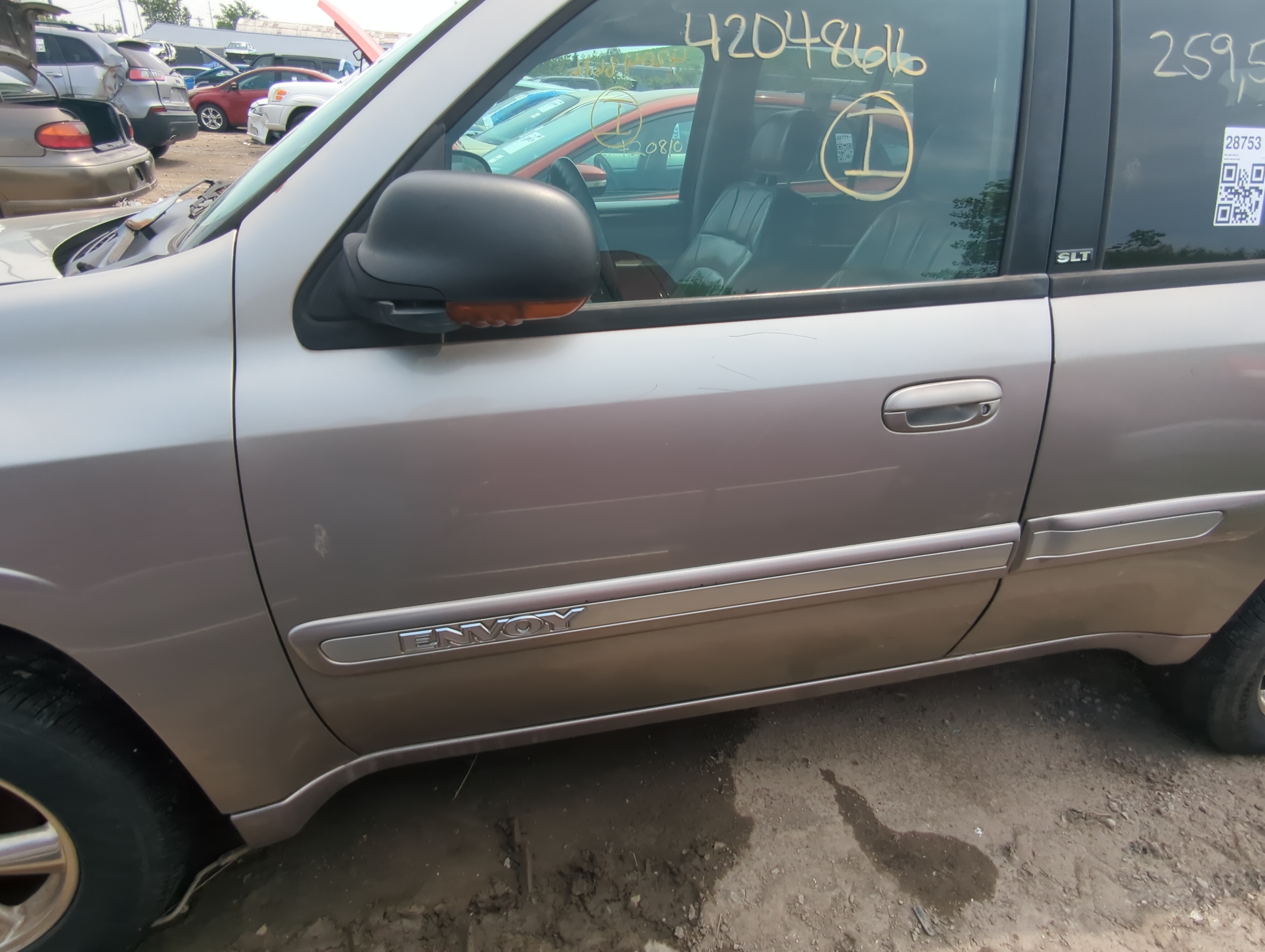 Picture of 2002-2004 Gmc Envoy Driver Front Door Oem 1053664