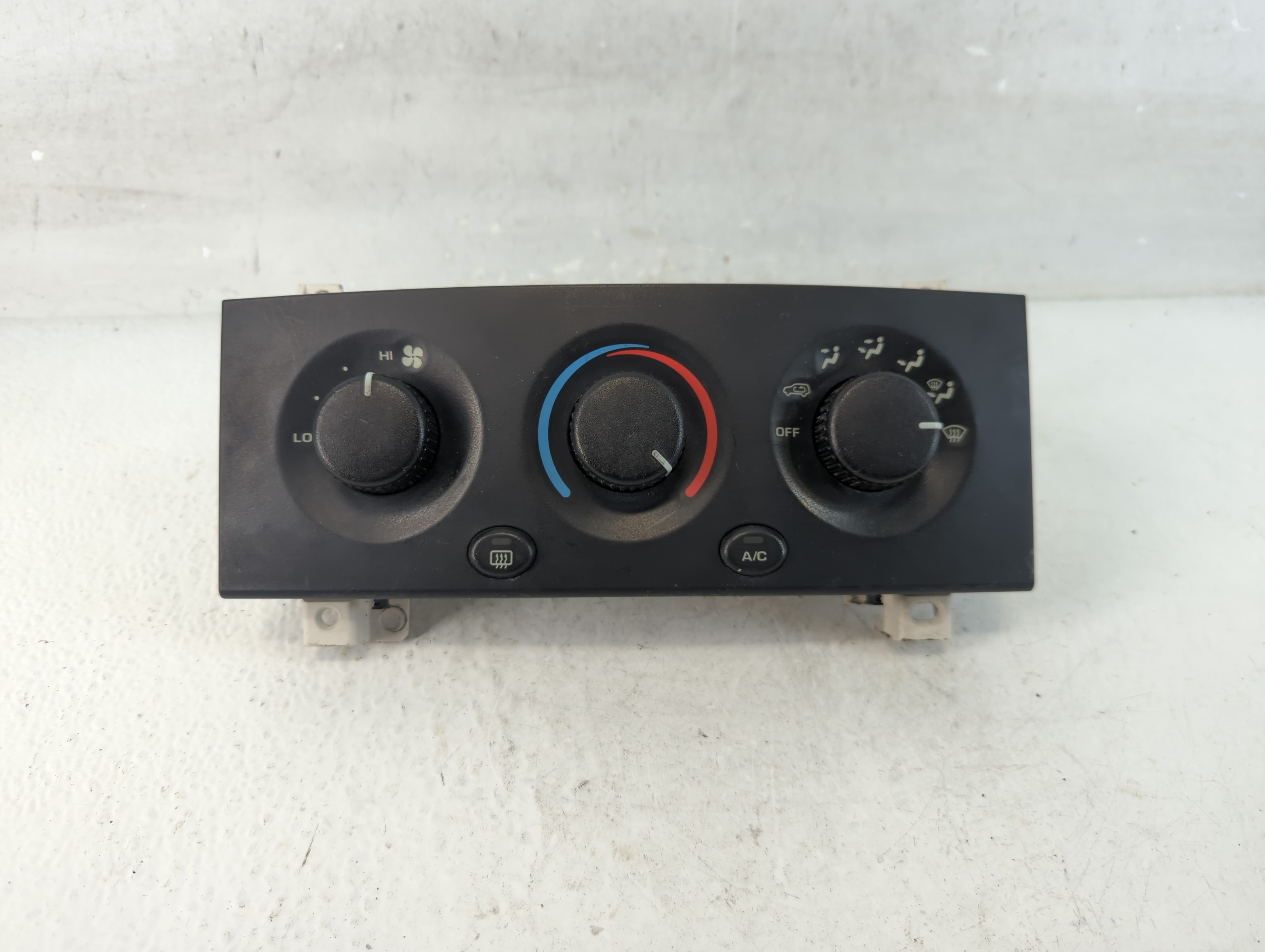 1999-2004 Jeep Grand Cherokee Ac Heater Climate Control Temperature Oem 1053798 - Oemusedautoparts1.com