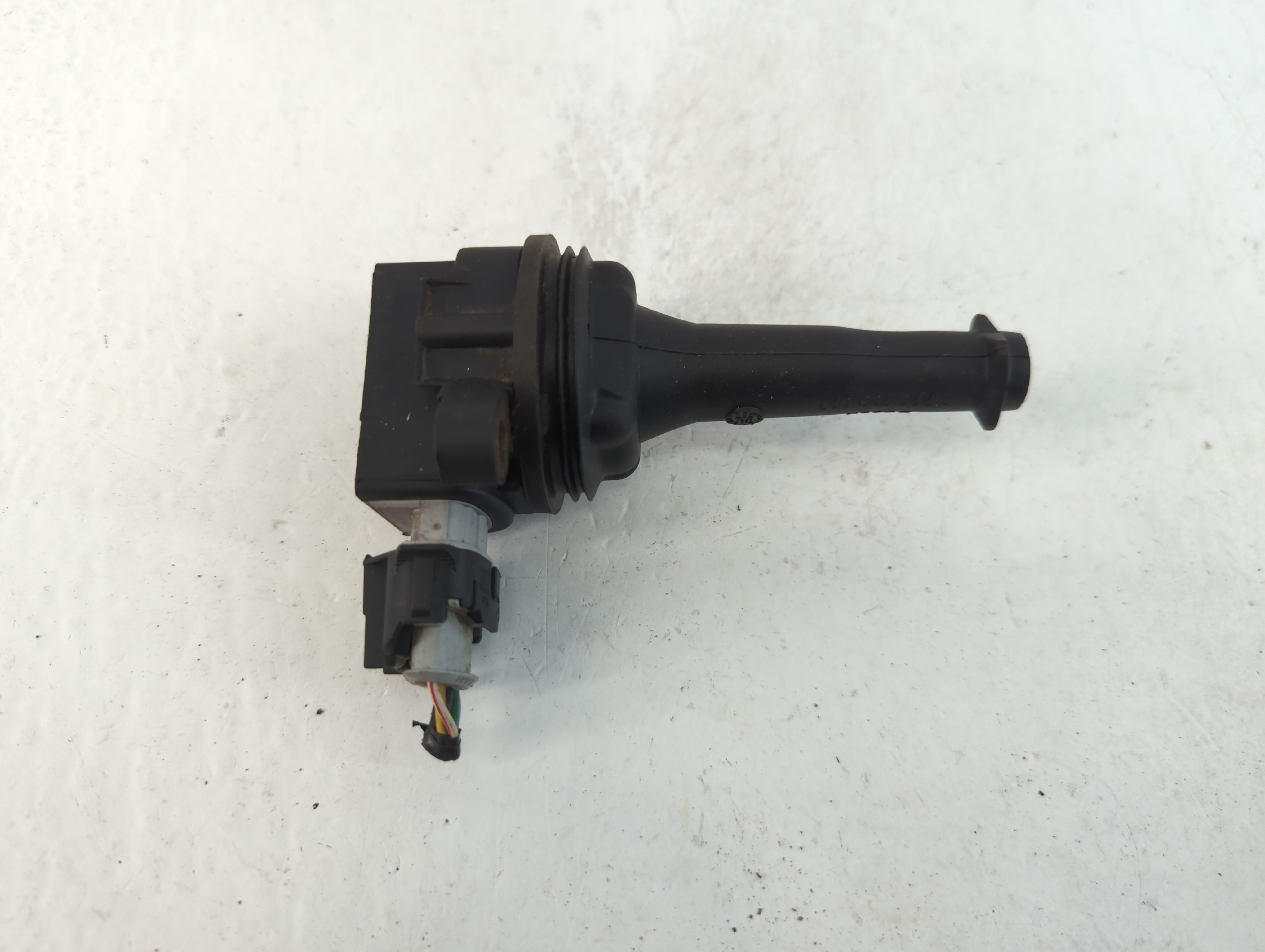 2004-2011 Volvo S40 Ignition Coil Igniter Pack 1053815 - Oemusedautoparts1.com