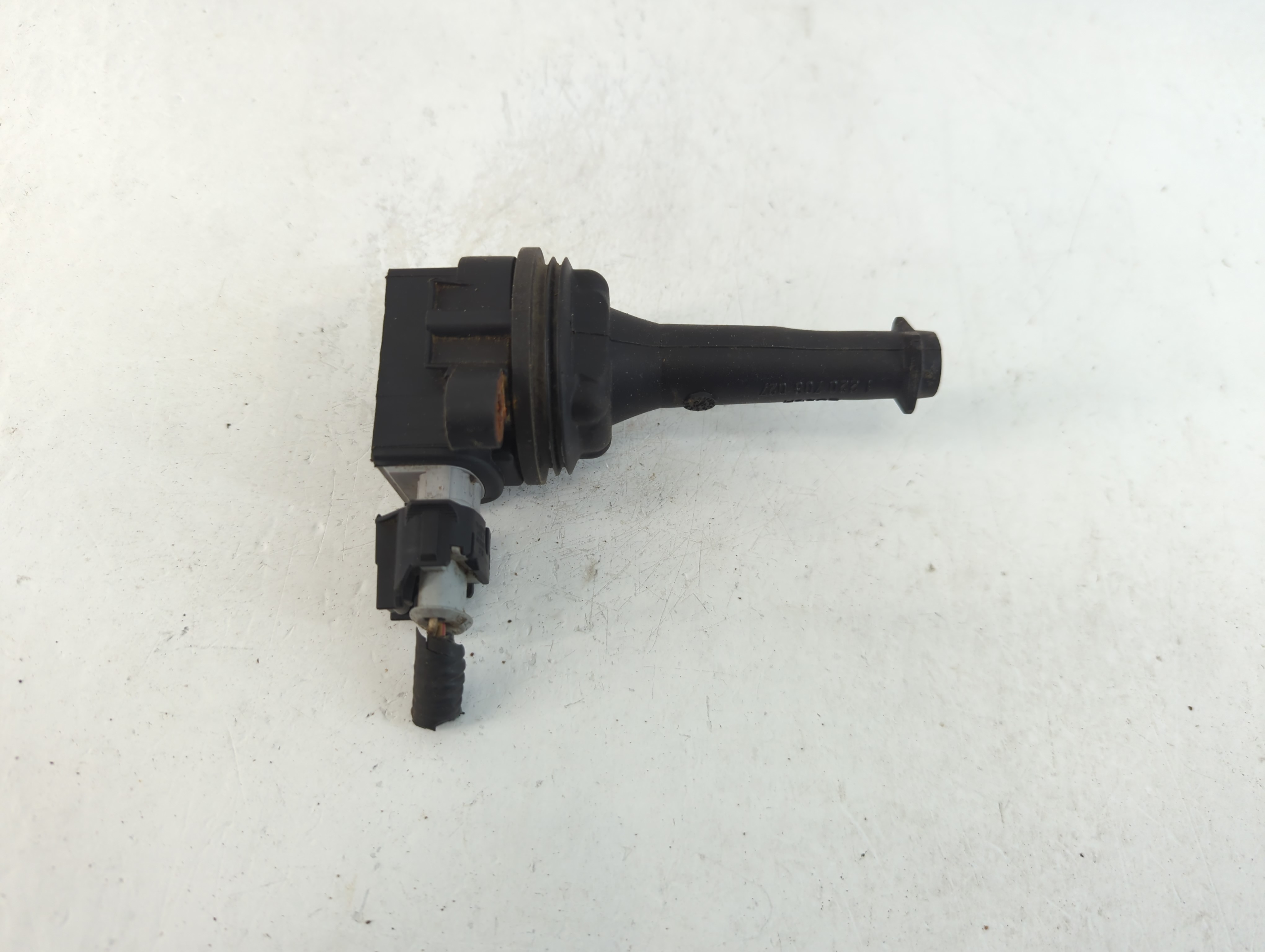 2004-2011 Volvo S40 Ignition Coil Igniter Pack 1053816 - Oemusedautoparts1.com