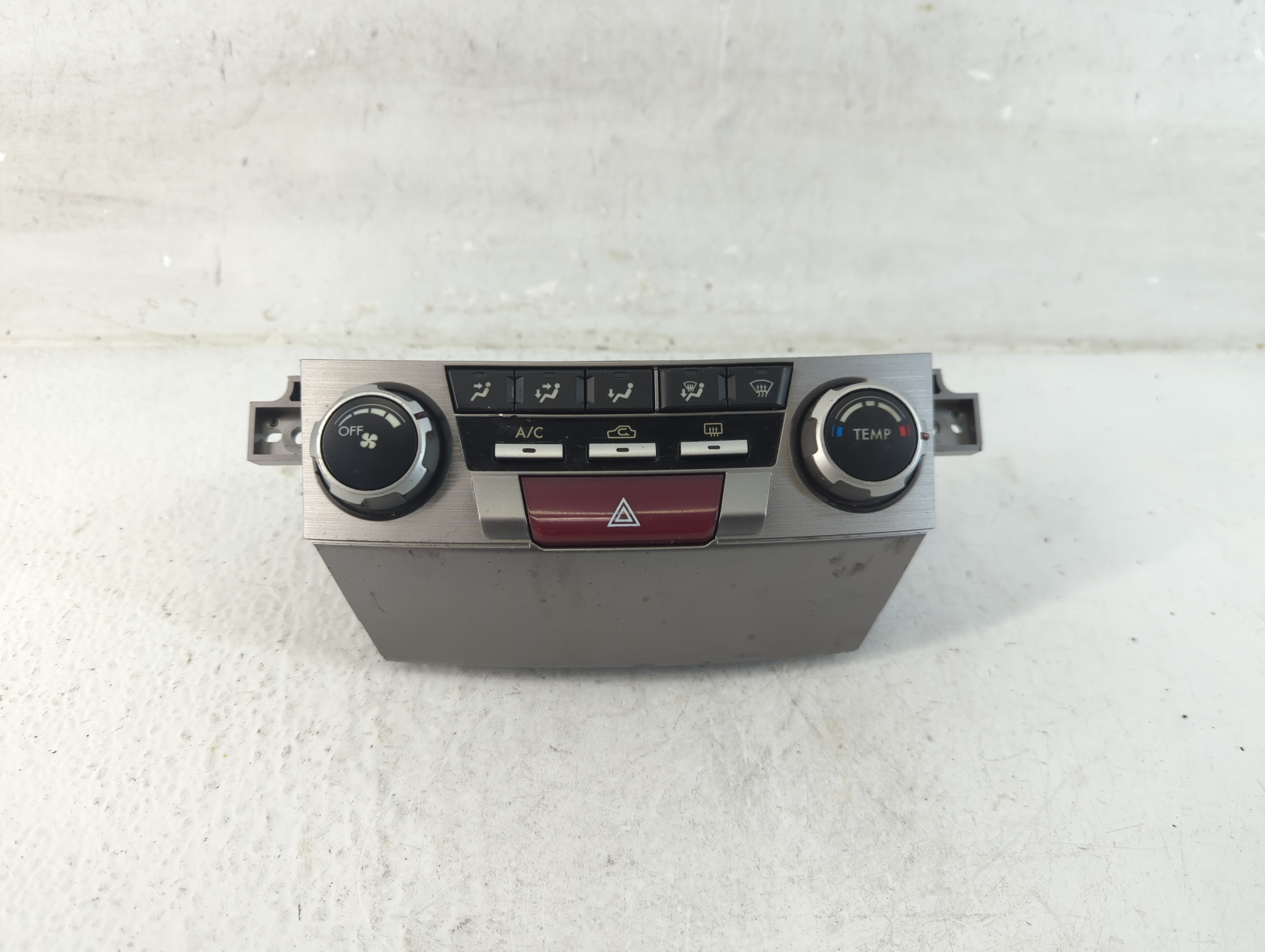 Picture of 2010-2014 Subaru Legacy Ac Heater Climate Control Temperature Oem 1053839