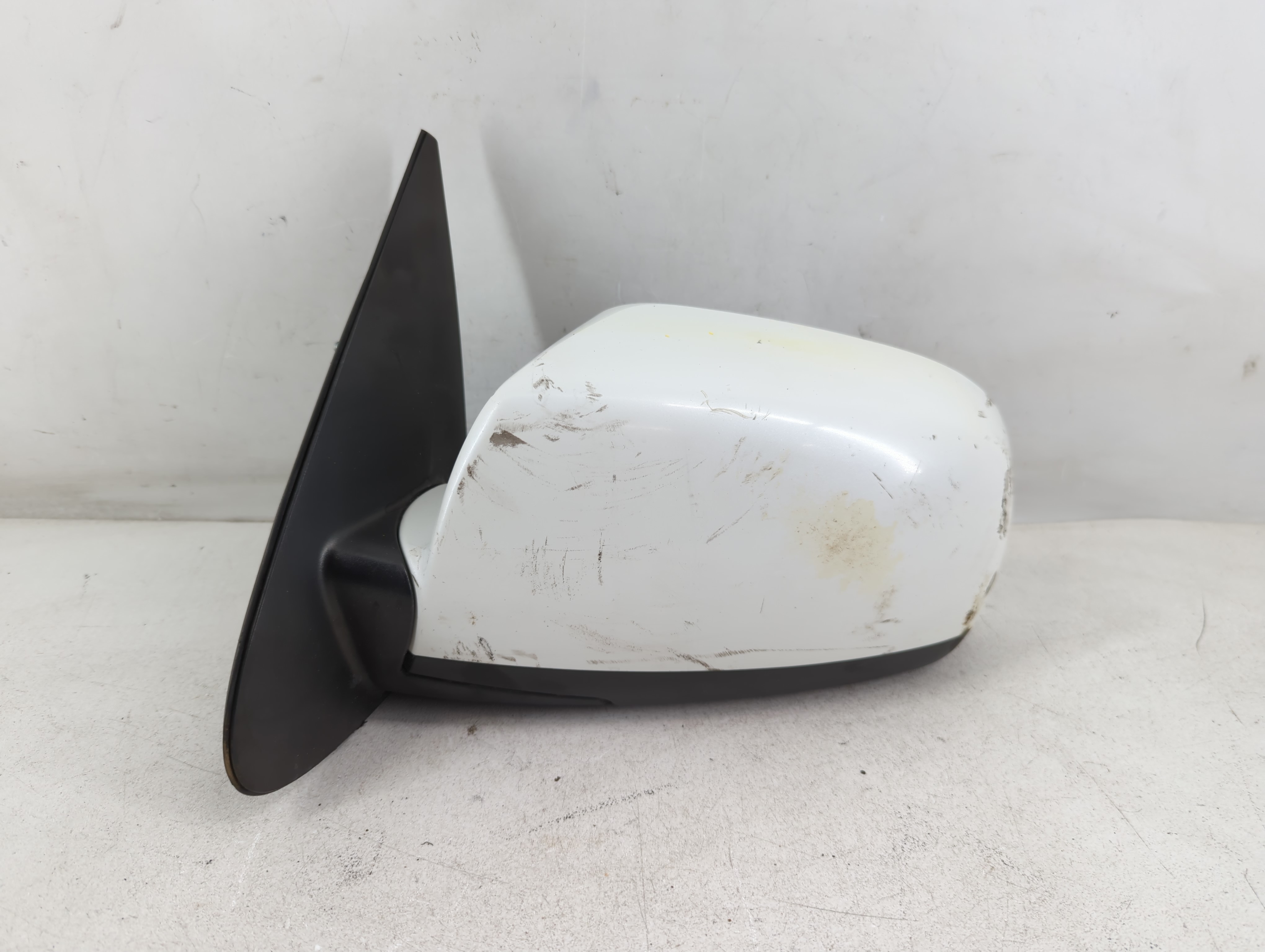 2007-2012 Hyundai Santa Fe Driver Left Side View Power Door Mirror White 1053848 - Oemusedautoparts1.com