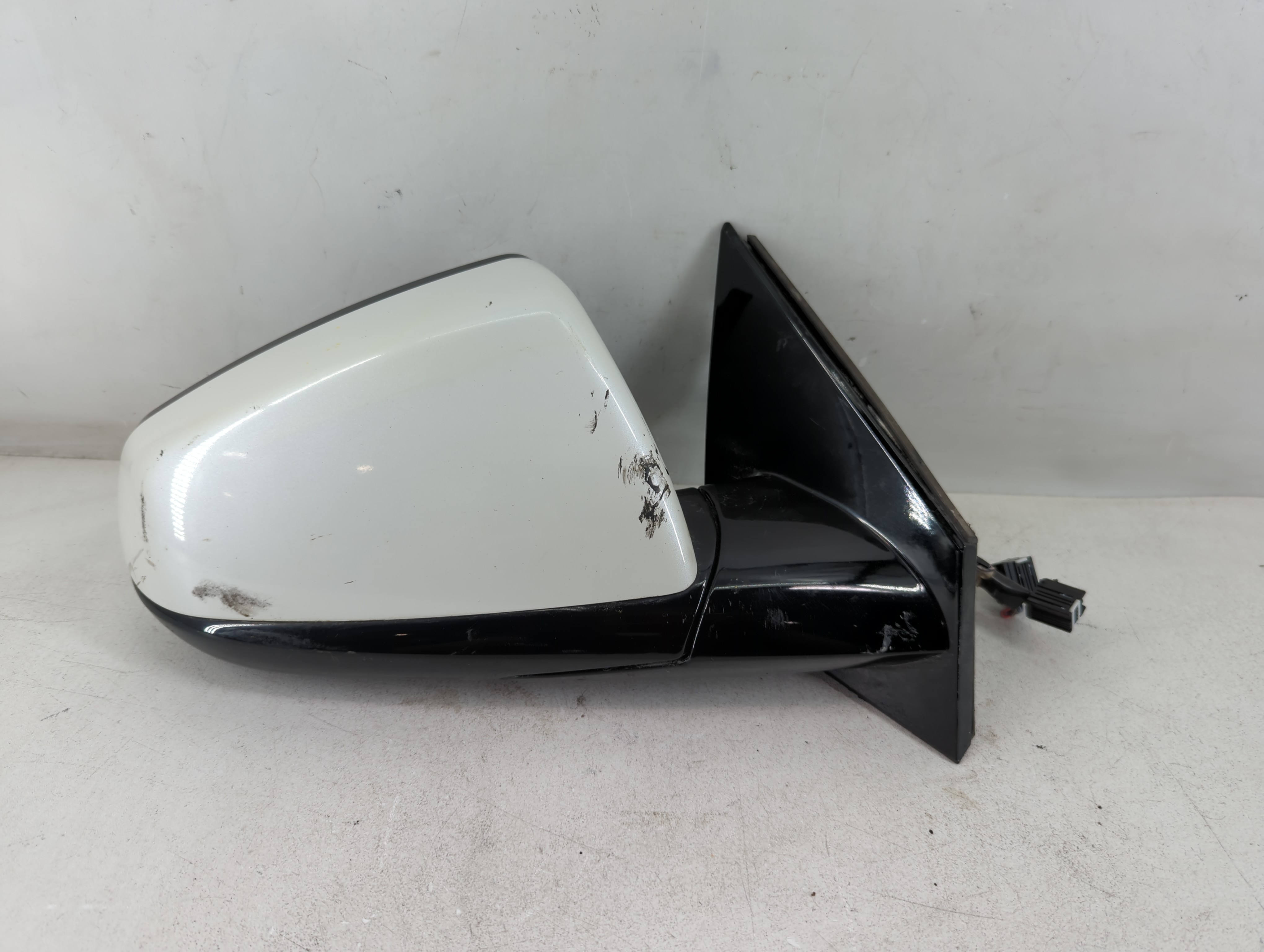 2010-2014 Cadillac Srx Passenger Right Side View Power Door Mirror White 1053851 - Oemusedautoparts1.com