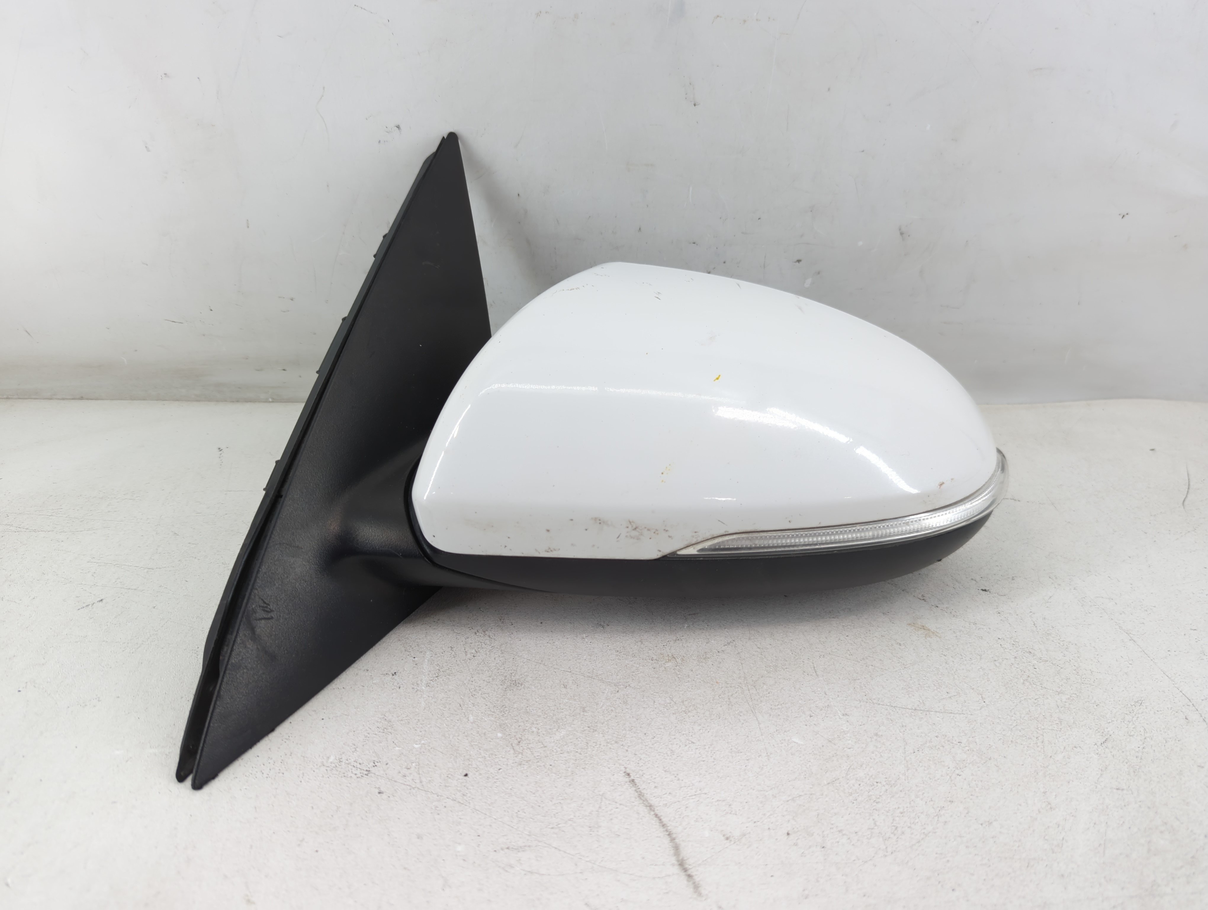 2016-2020 Kia Optima Driver Left Side View Power Door Mirror White 1054212 - Oemusedautoparts1.com