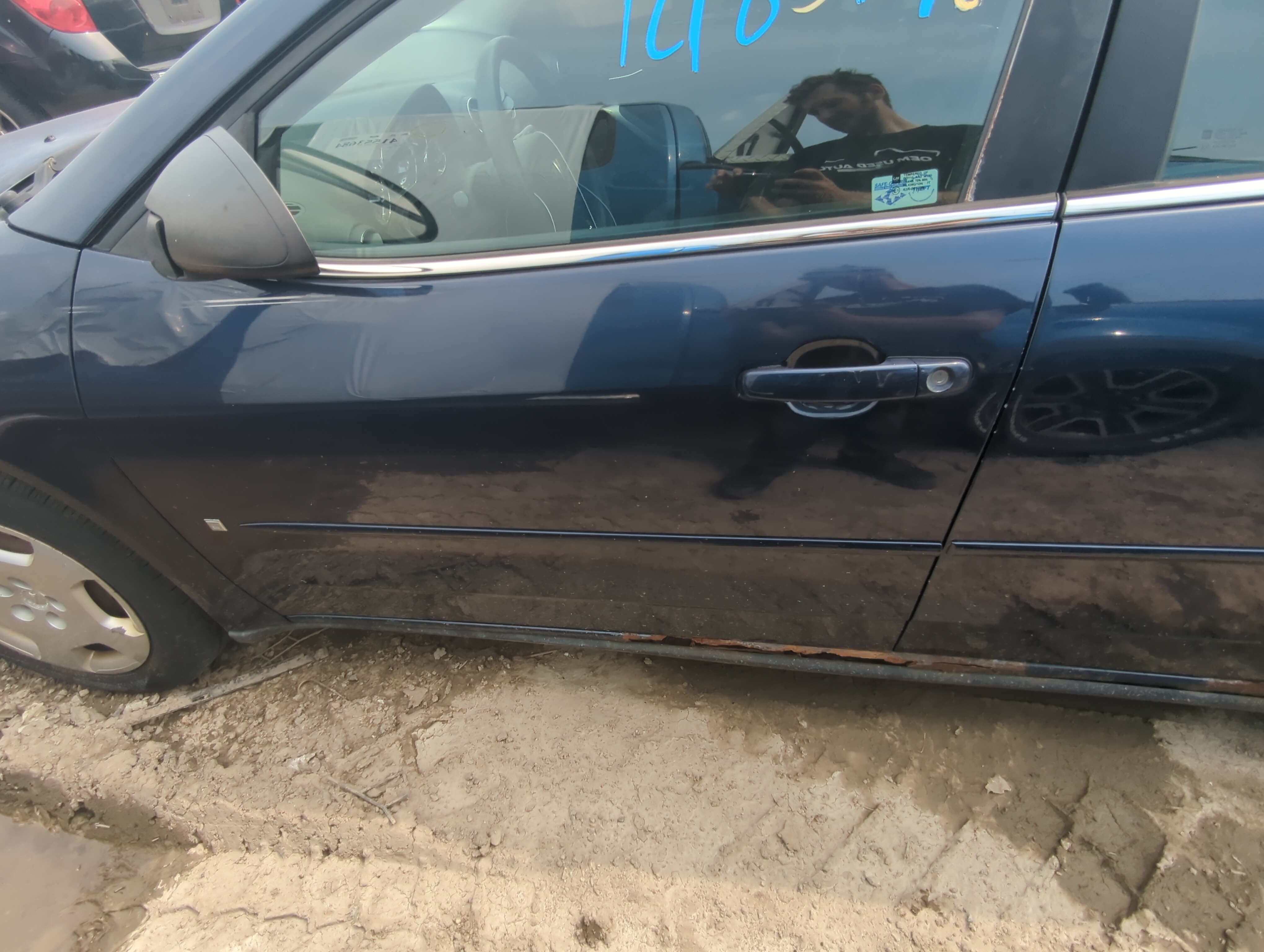 Picture of 2005-2010 Pontiac G6 Driver Front Door Oem 1054490