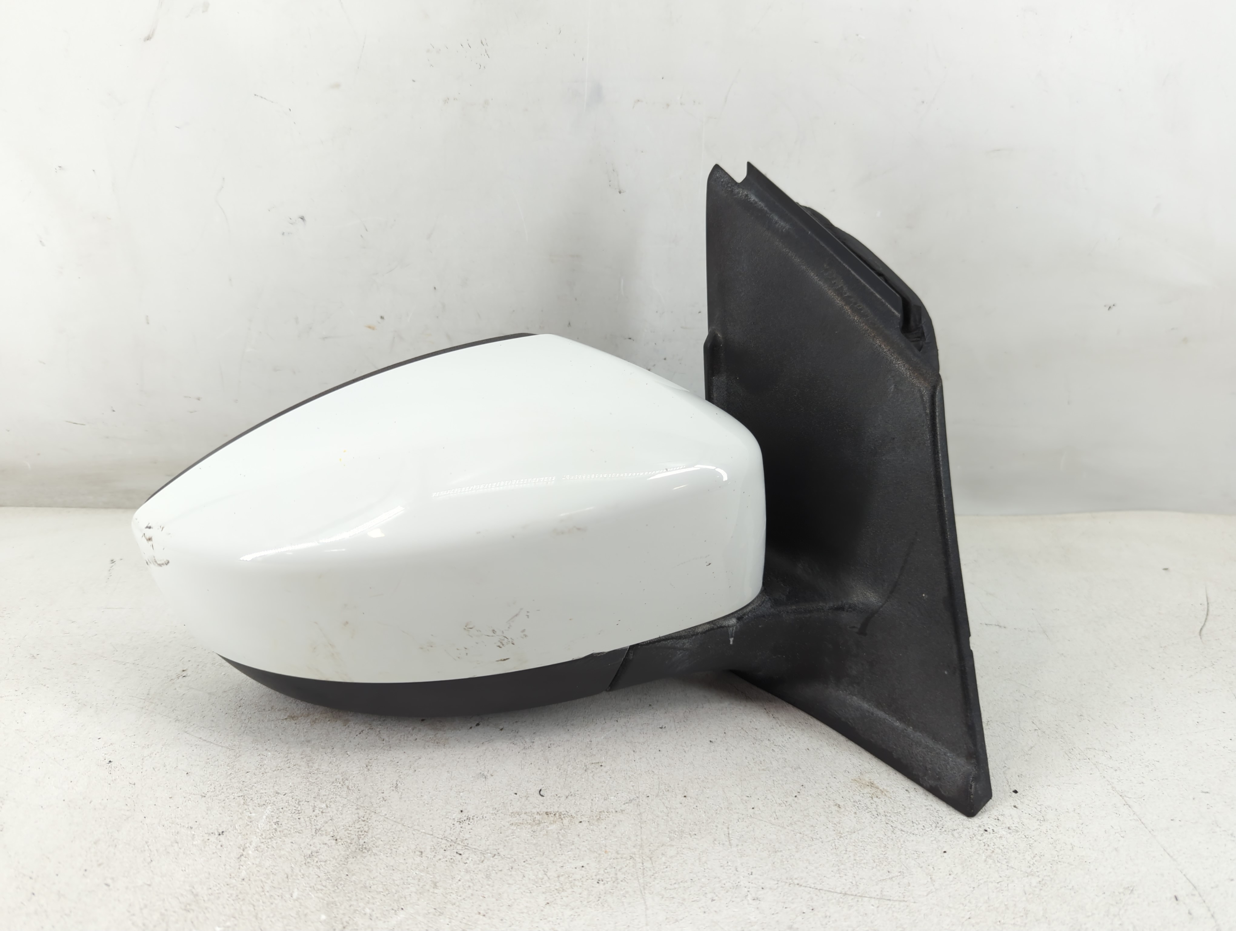 2017-2019 Ford Escape Passenger Right Side View Power Door Mirror White 1054711 - Oemusedautoparts1.com