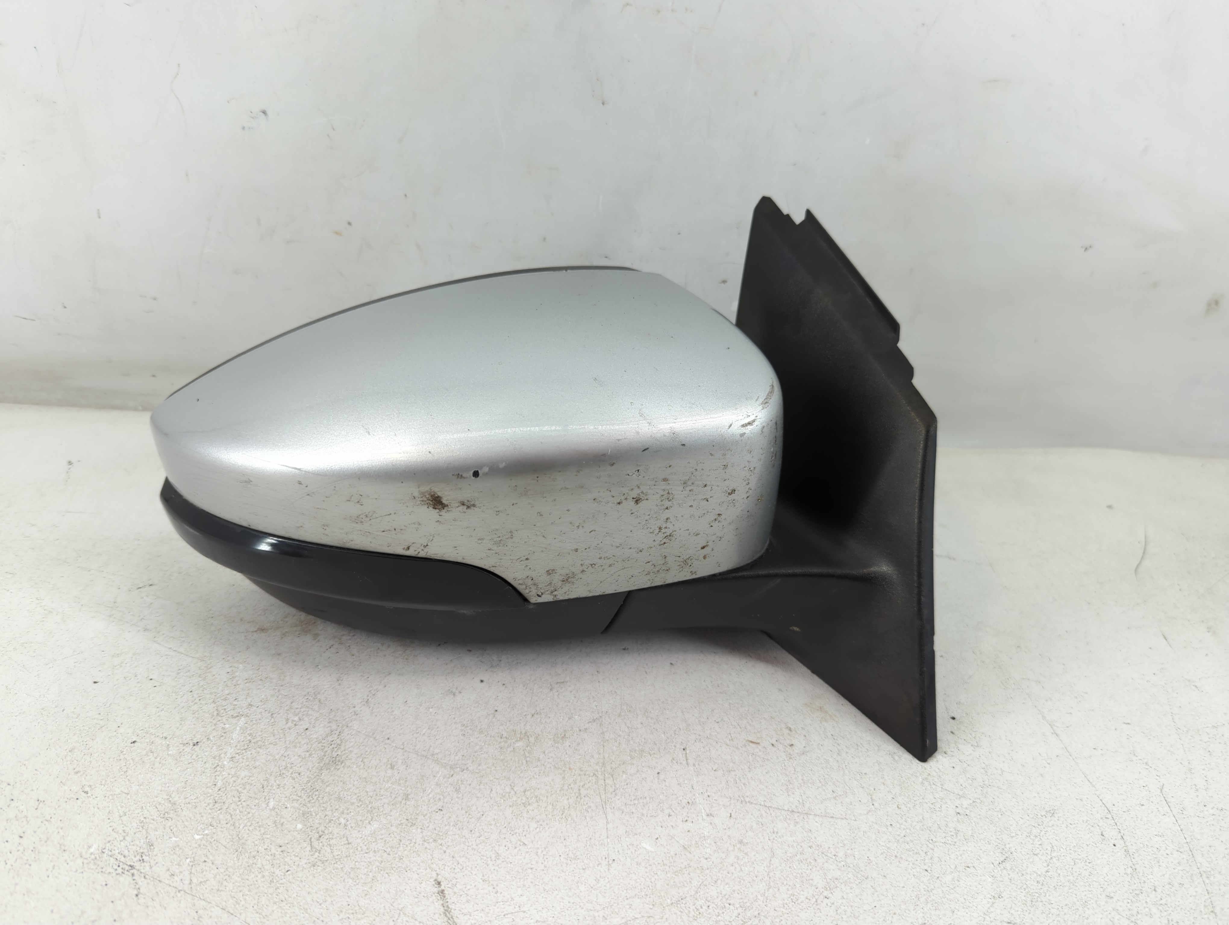 2012-2014 Ford Focus Passenger Right Side View Power Door Mirror Grey 1054716 - Oemusedautoparts1.com