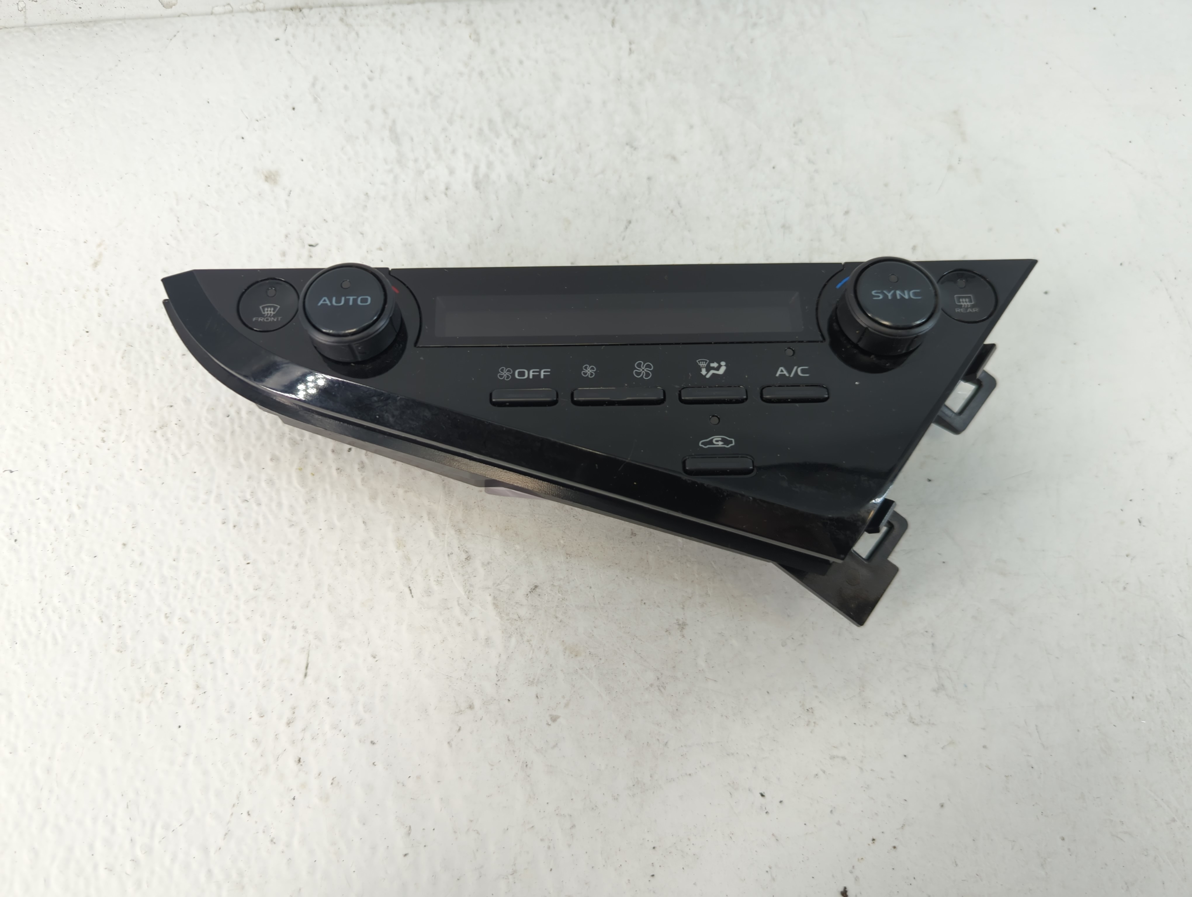 2021-2022 Toyota Camry Ac Heater Climate Control 55900-06740 1054723 - Oemusedautoparts1.com